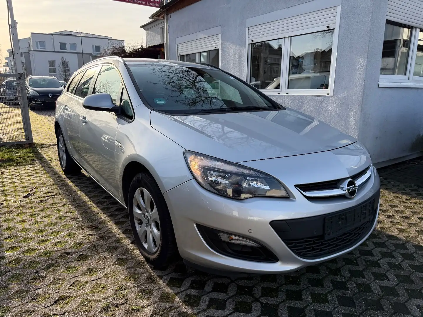 Opel Astra J 1.6 CDTi Sports Tourer Argent - 1