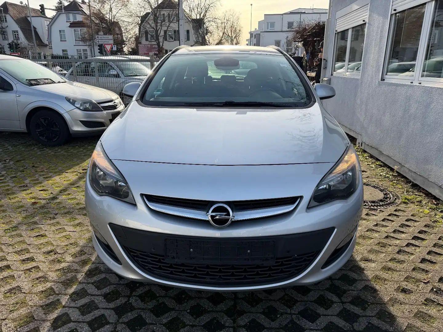 Opel Astra J 1.6 CDTi Sports Tourer Silber - 2