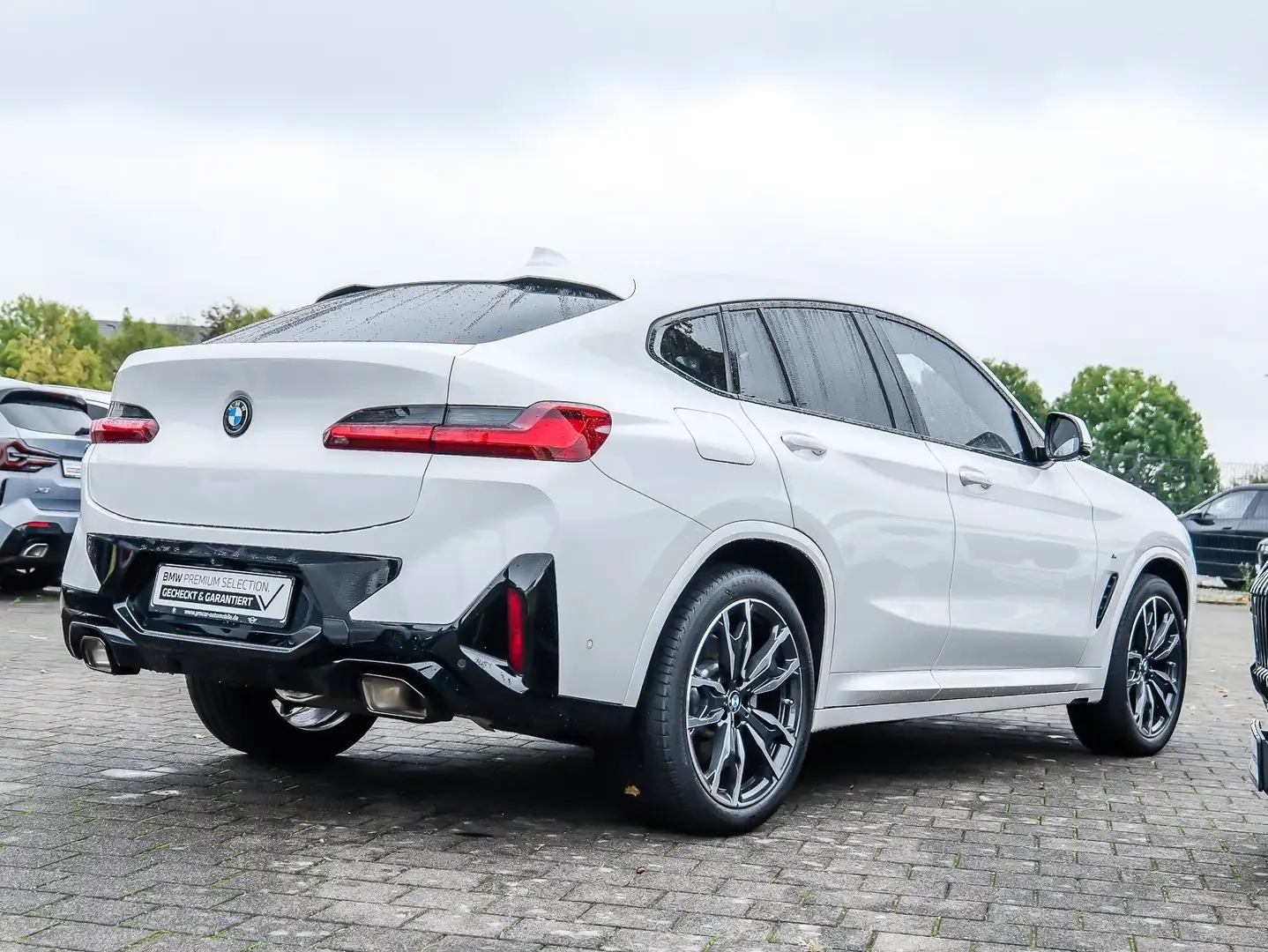 BMW X4 xDrive20d M Sport AHK RFK NAVI Standh. LED Weiß - 2