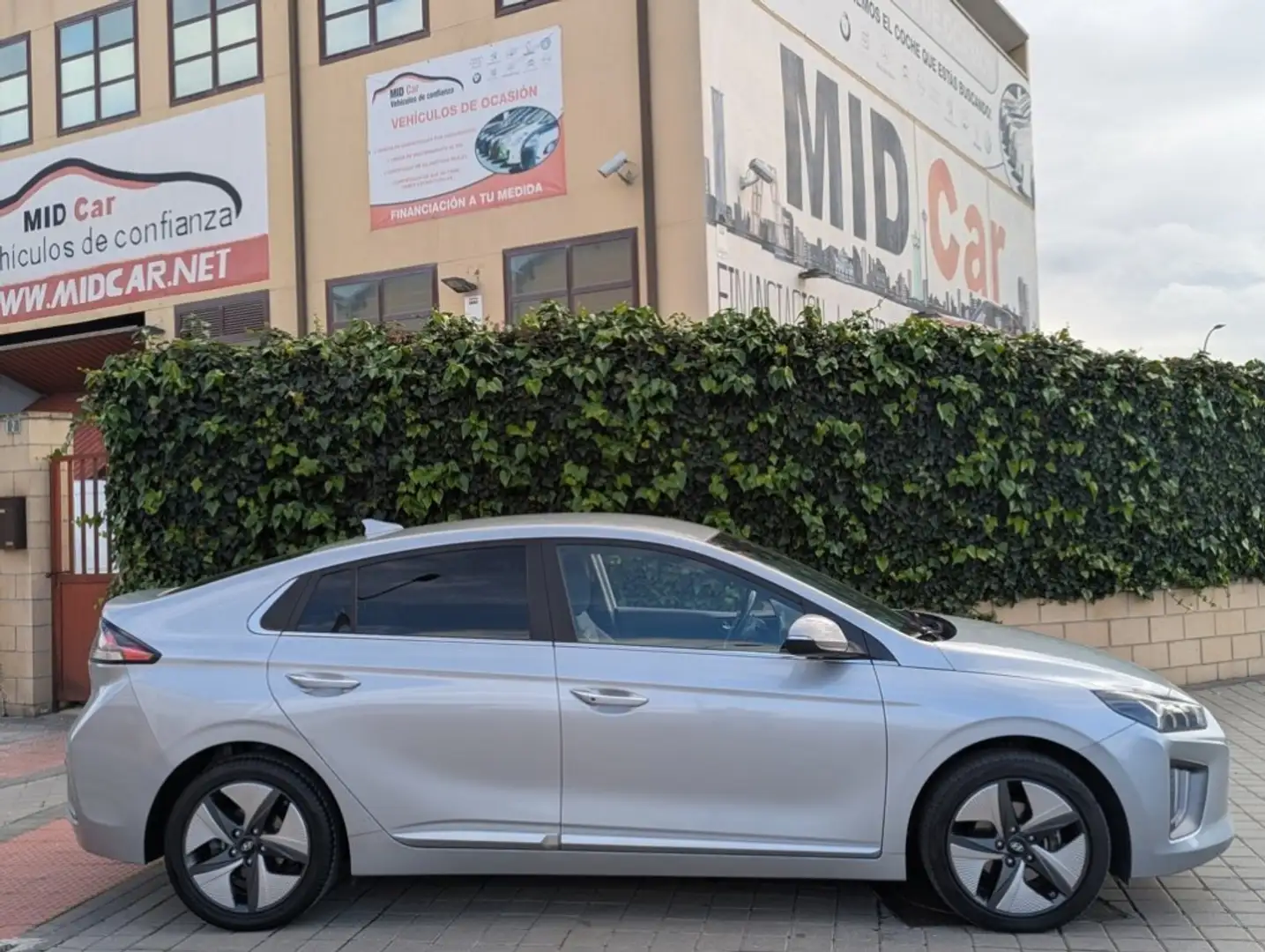 Hyundai IONIQ HEV 1.6 GDI Tecno Gris - 2