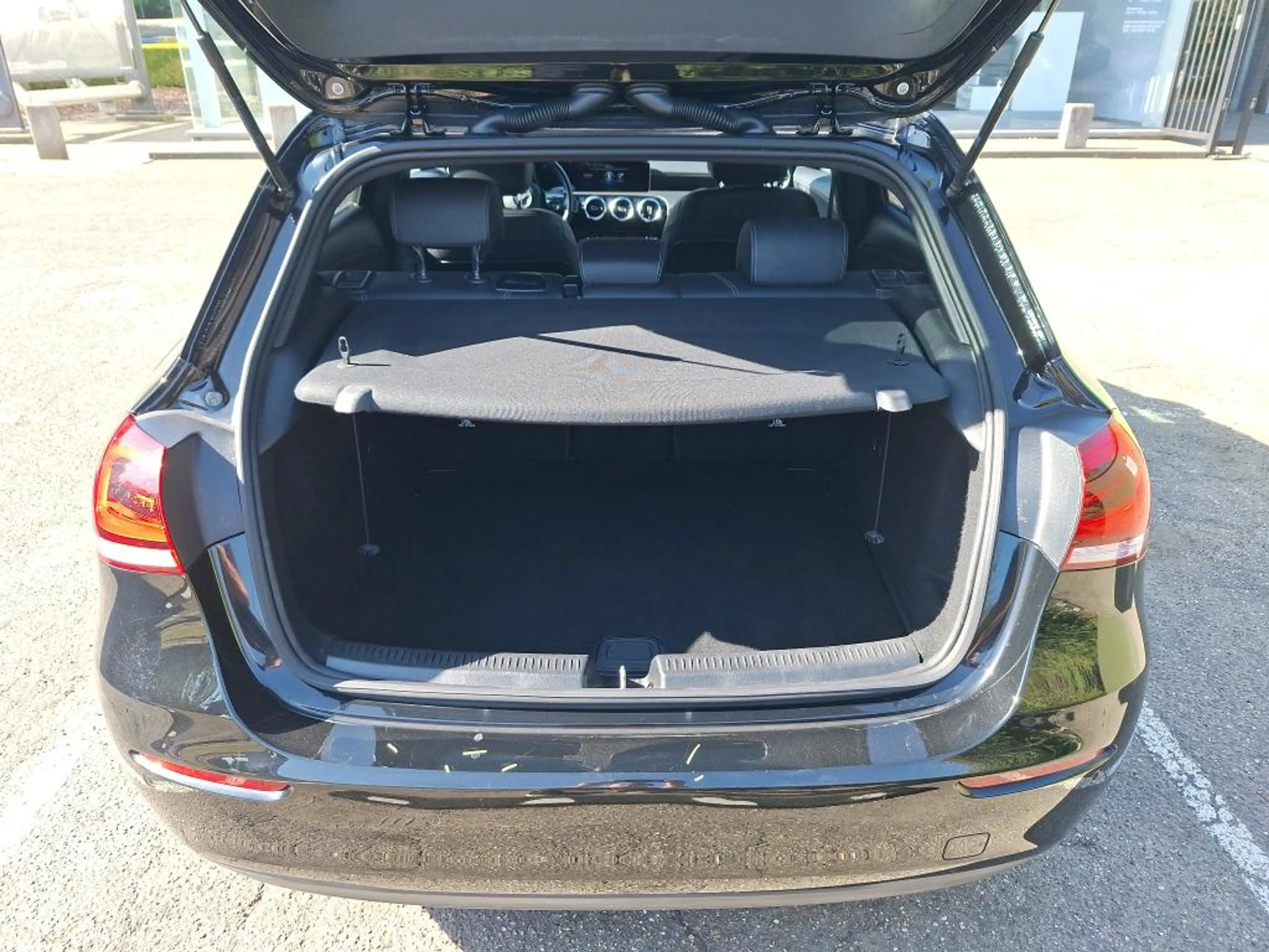 Mercedes-Benz A 180 d 7GTRONIC *FULL LED-NAVI-WIDESCREEN-PARKTRONIC* — photo 7