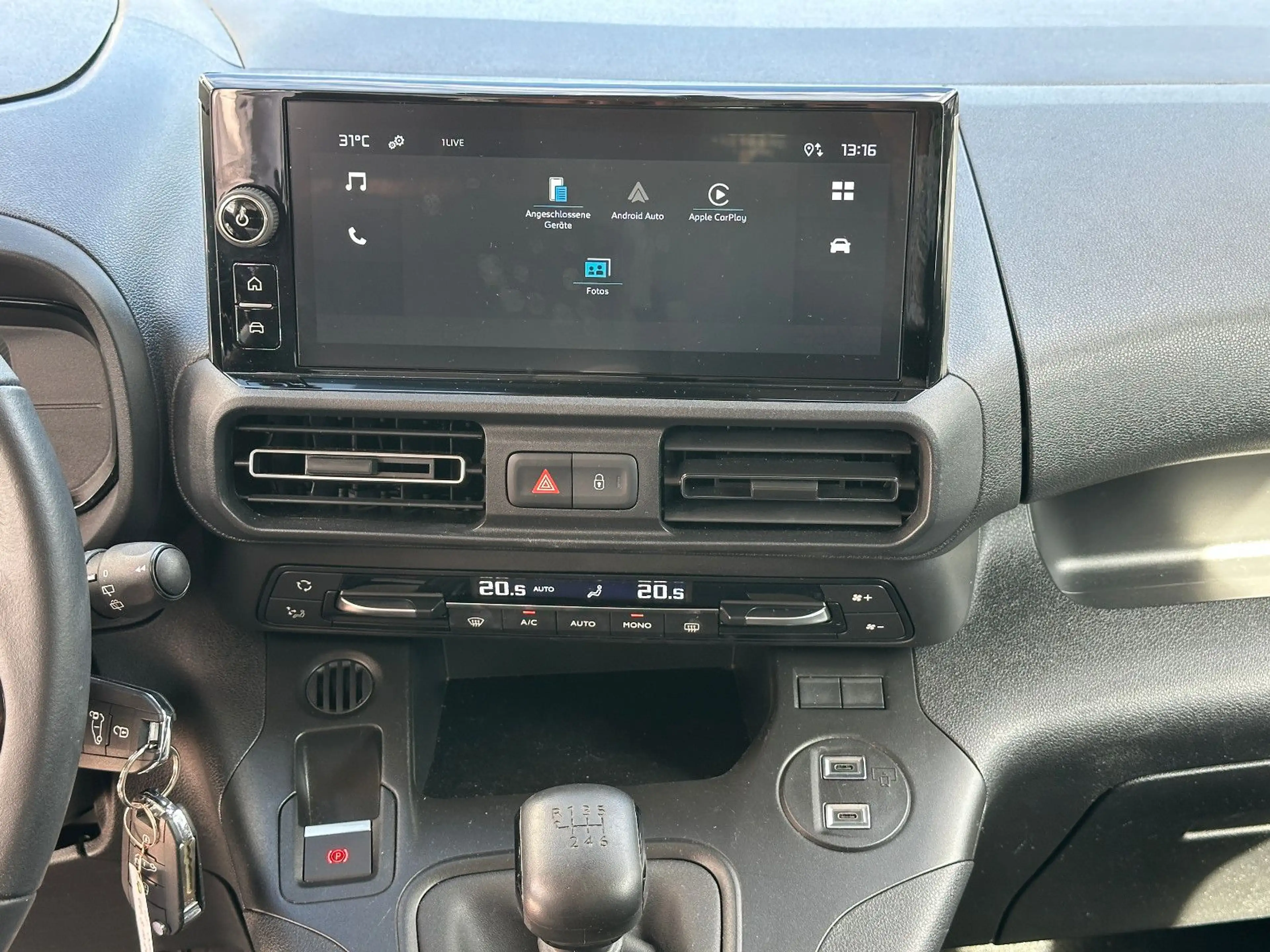 Citroen Berlingo MPV PureTech 110 S&S M PLUS — photo 13