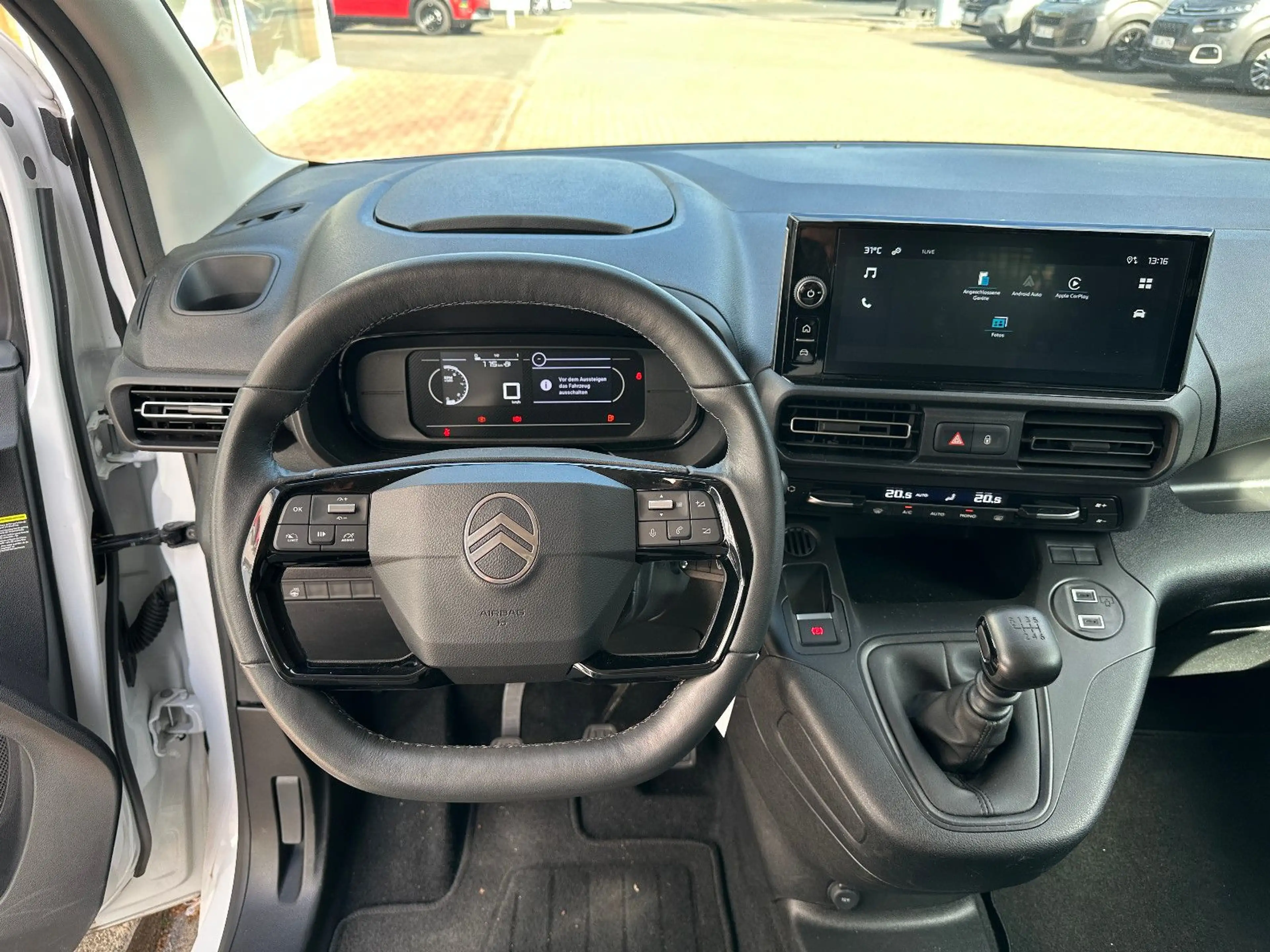 Citroen Berlingo MPV PureTech 110 S&S M PLUS — photo 14