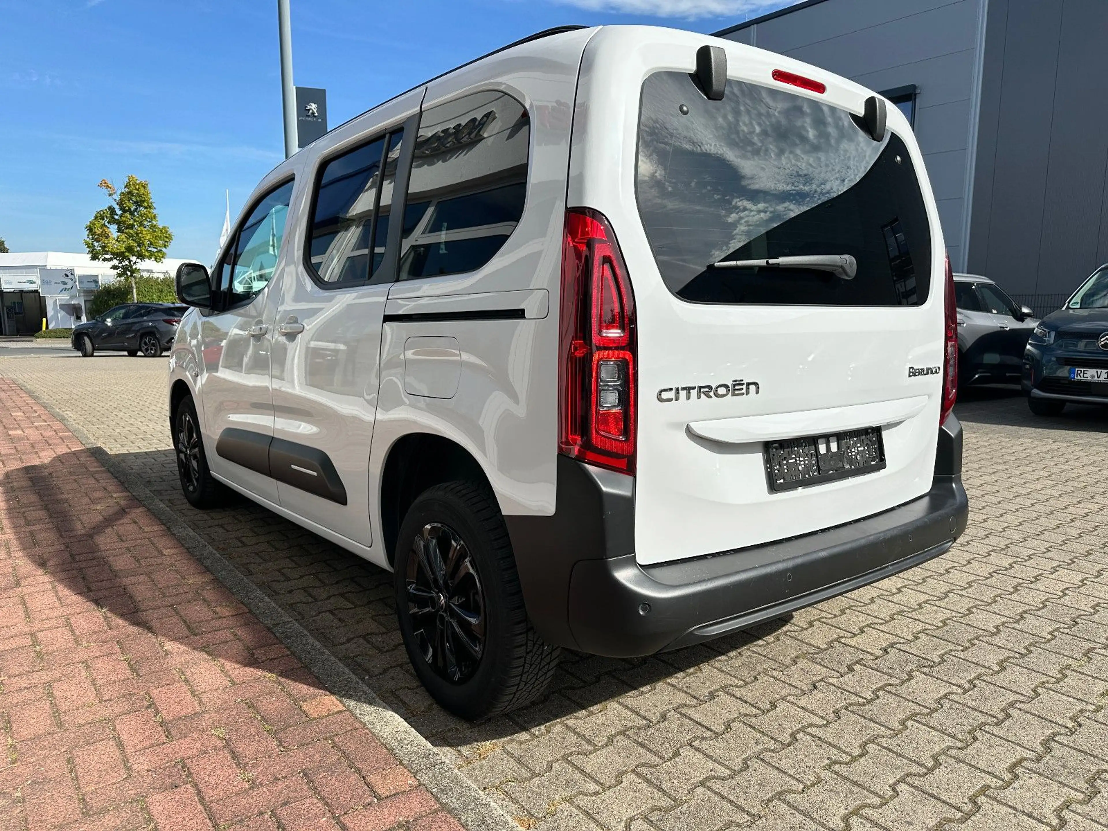 Citroen Berlingo MPV PureTech 110 S&S M PLUS — photo 5