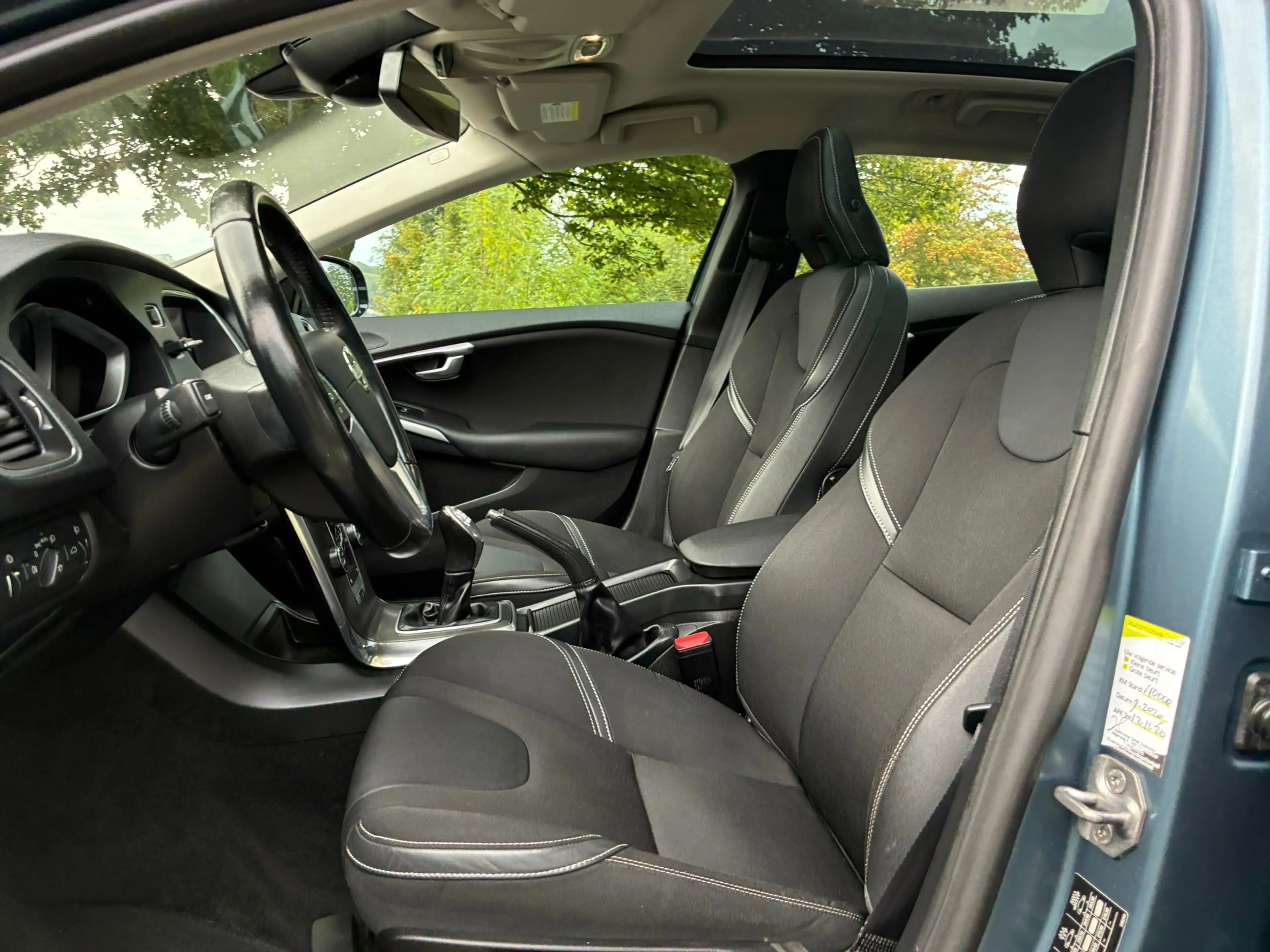 Volvo V40 1.6 D2 Momentum | Pano + Cruise + Clima Nu € 5.975 — photo 12