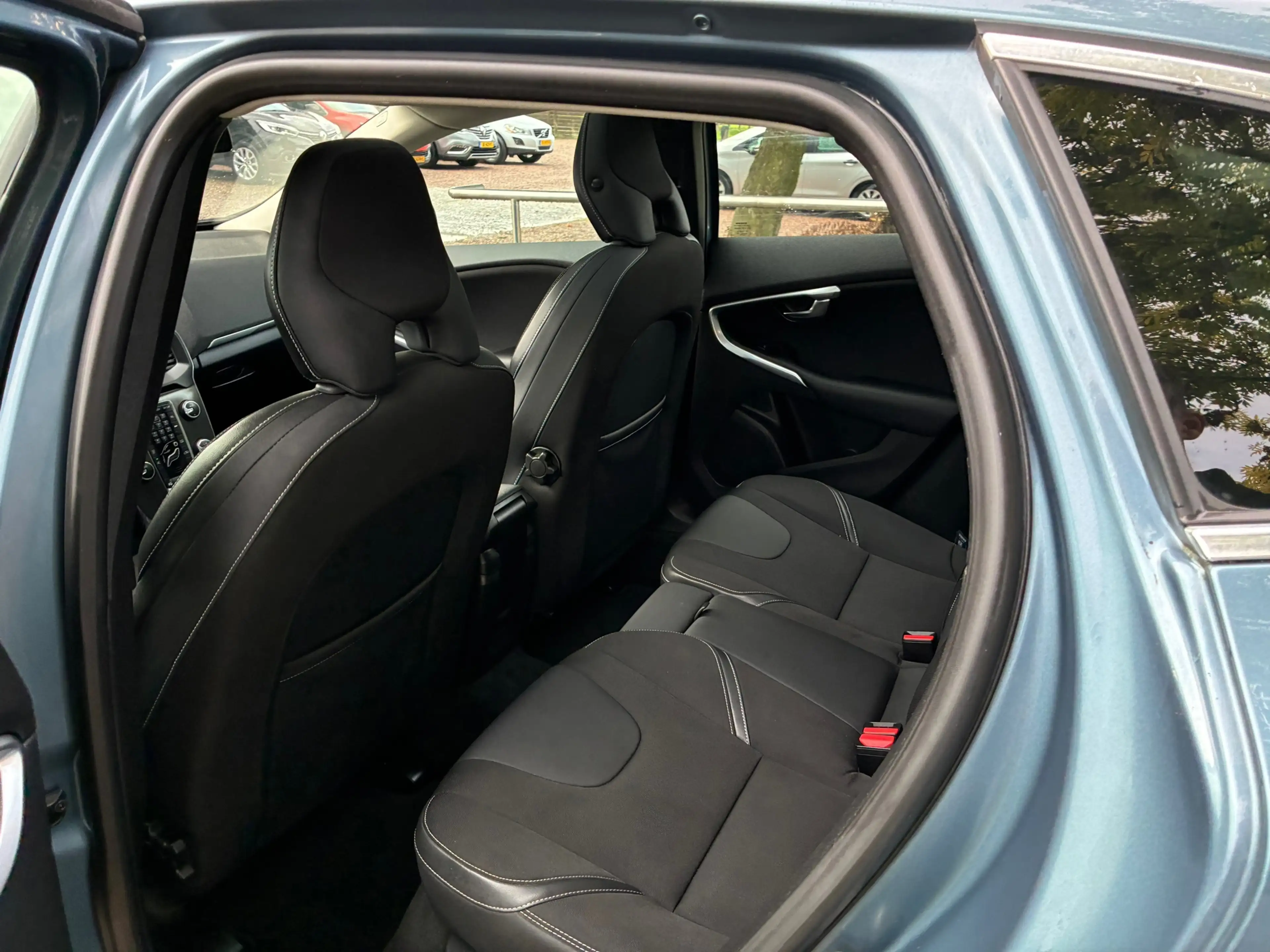 Volvo V40 1.6 D2 Momentum | Pano + Cruise + Clima Nu € 5.975 — photo 11