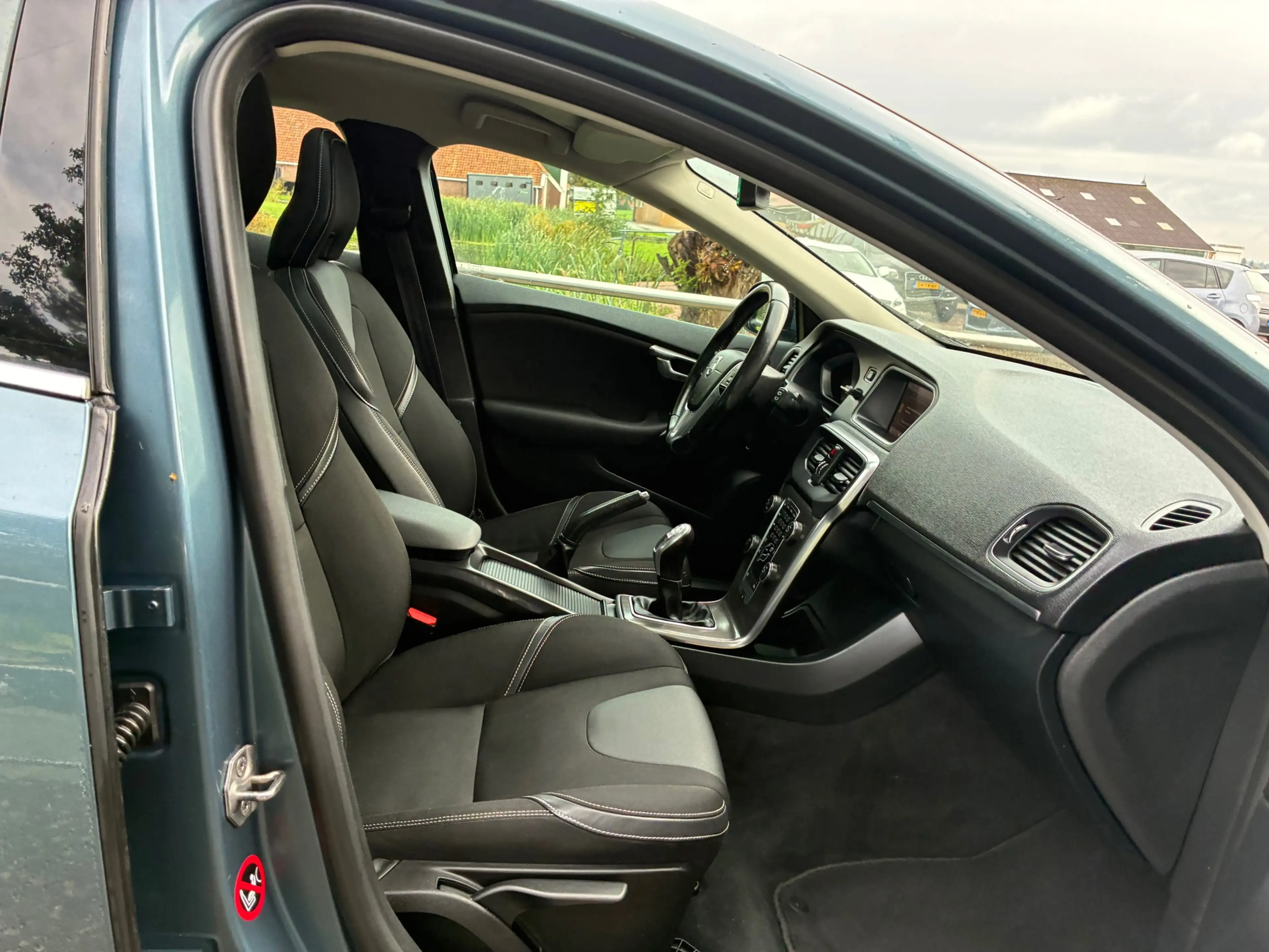 Volvo V40 1.6 D2 Momentum | Pano + Cruise + Clima Nu € 5.975 — photo 8