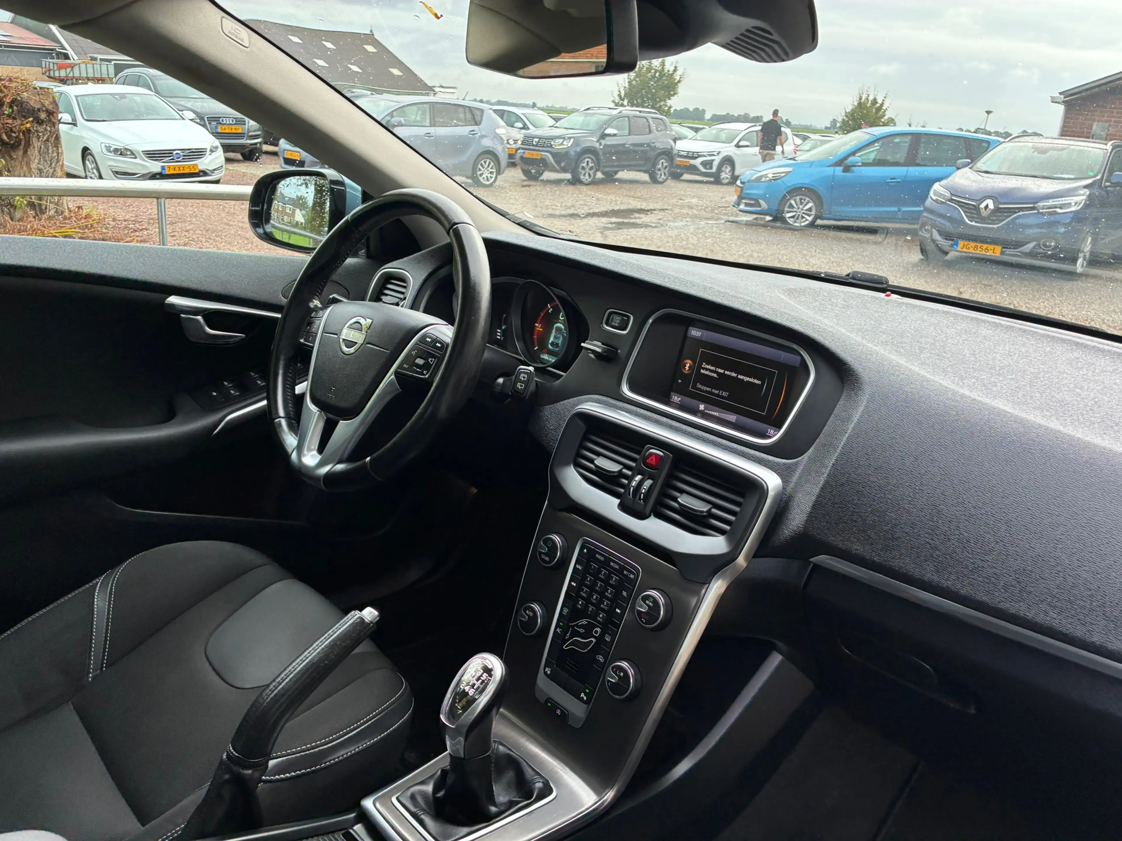 Volvo V40 1.6 D2 Momentum | Pano + Cruise + Clima Nu € 5.975 — photo 3