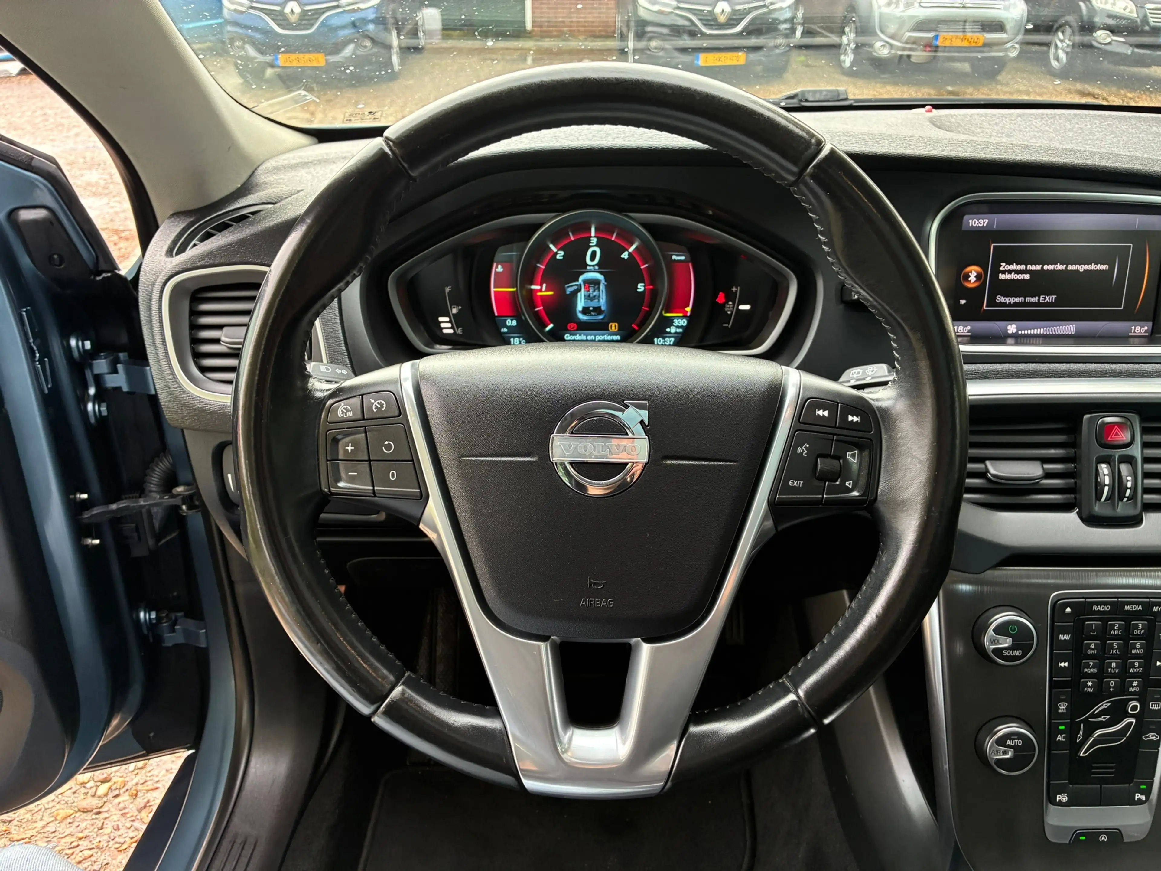 Volvo V40 1.6 D2 Momentum | Pano + Cruise + Clima Nu € 5.975 — photo 14