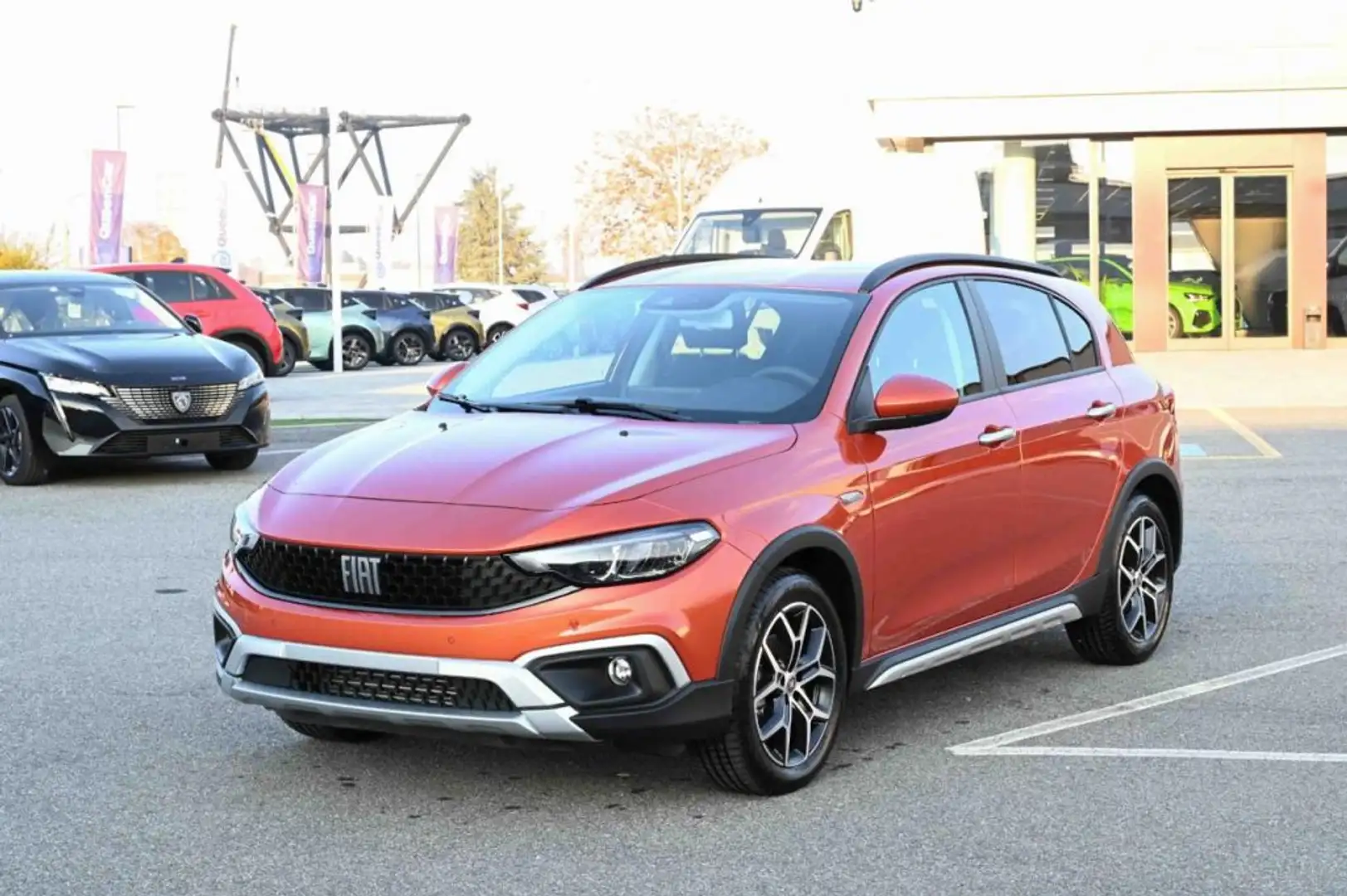 Fiat Tipo 1.6 MJT 5p CROSS 130cv DS HB Portocaliu - 1
