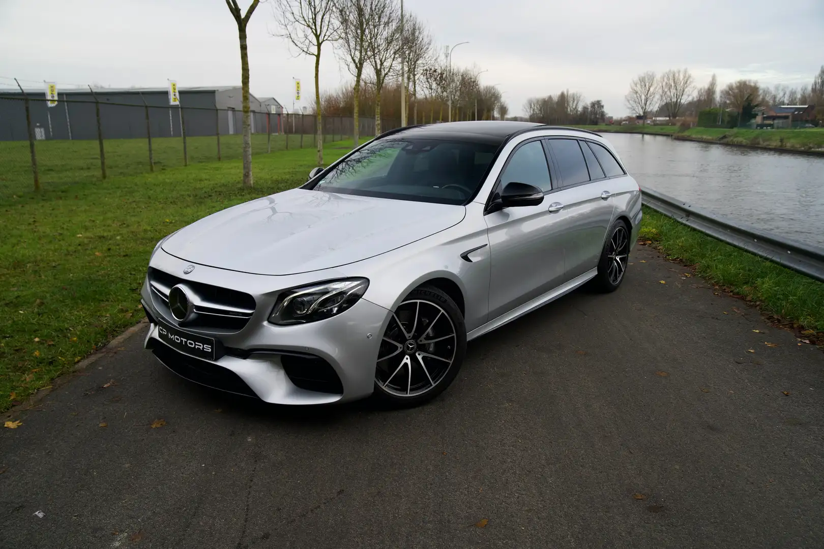Mercedes-Benz E 63 AMG 4MATIC+ | PANO | BURMESTER | LICHTE VRACHT | BTW Zilver - 1
