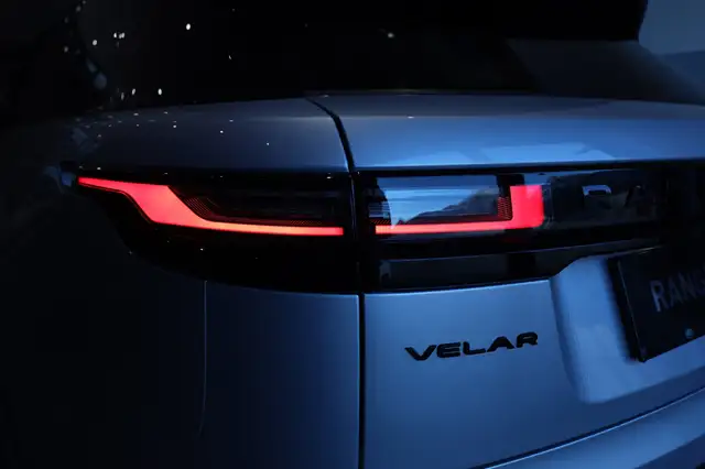 Land Rover Range Rover Velar D200 SE Dynamic Ansicht 21