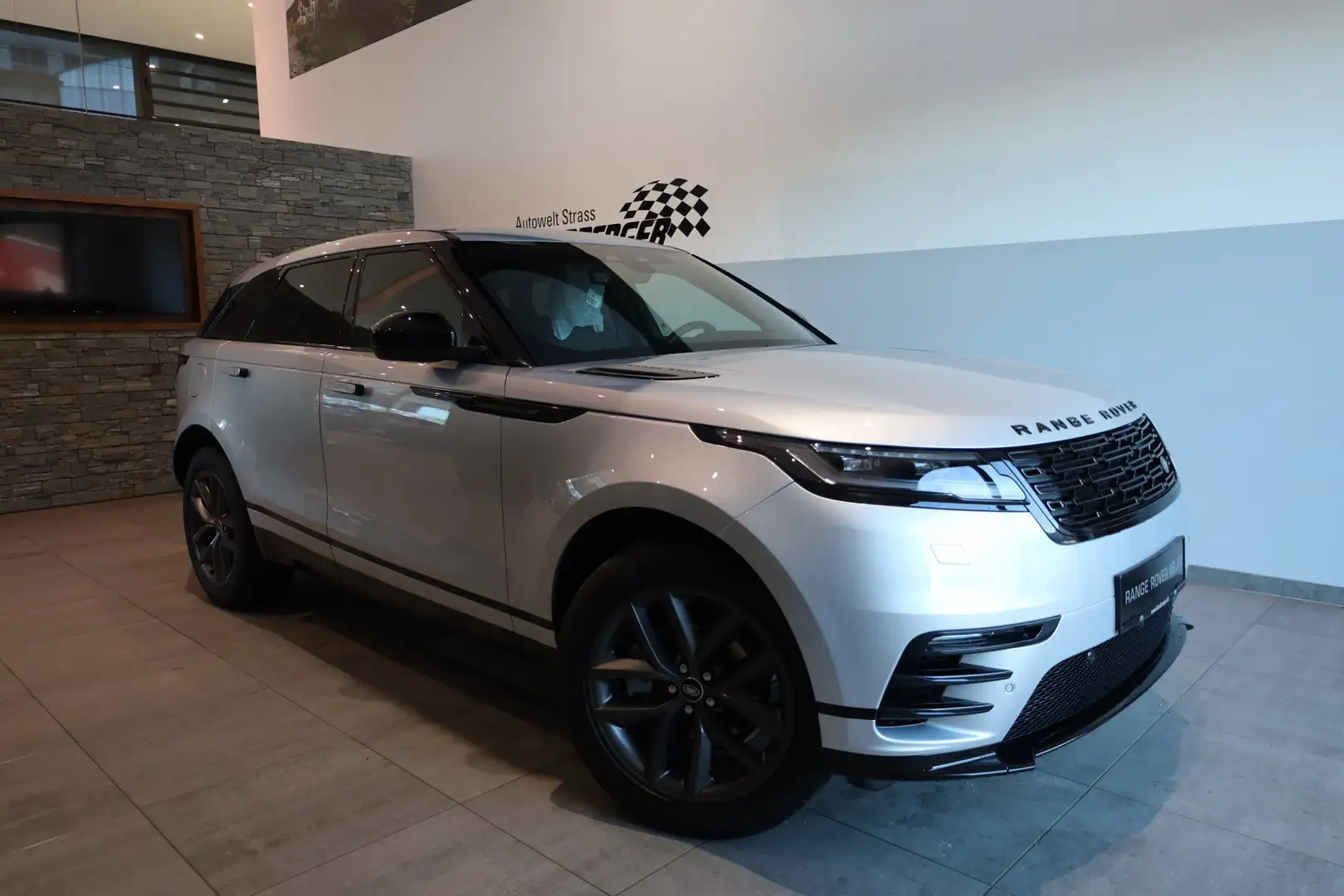 Land Rover Range Rover Velar D200 SE Dynamic Silber - 1