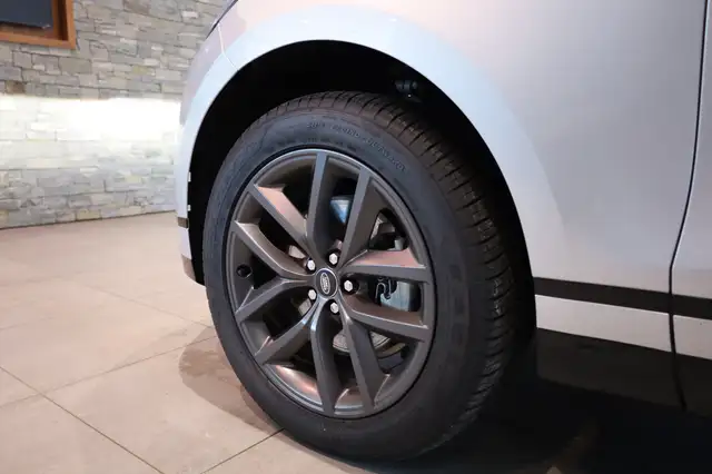 Land Rover Range Rover Velar D200 SE Dynamic Ansicht 19