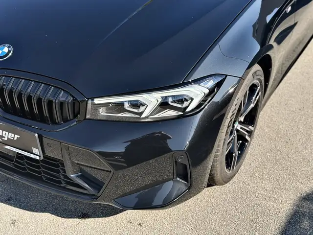 BMW 3 Series view 3