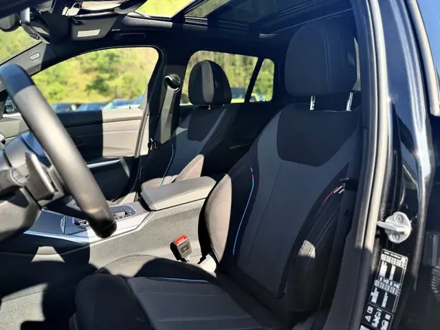 BMW 3 Series view 15