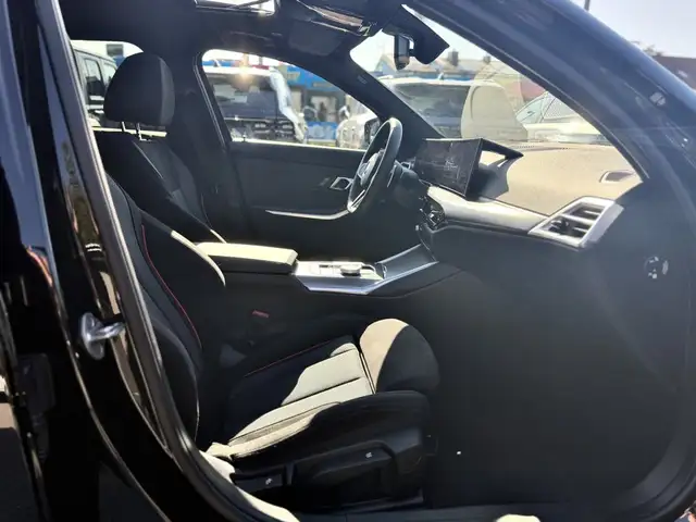 BMW 3 Series view 12