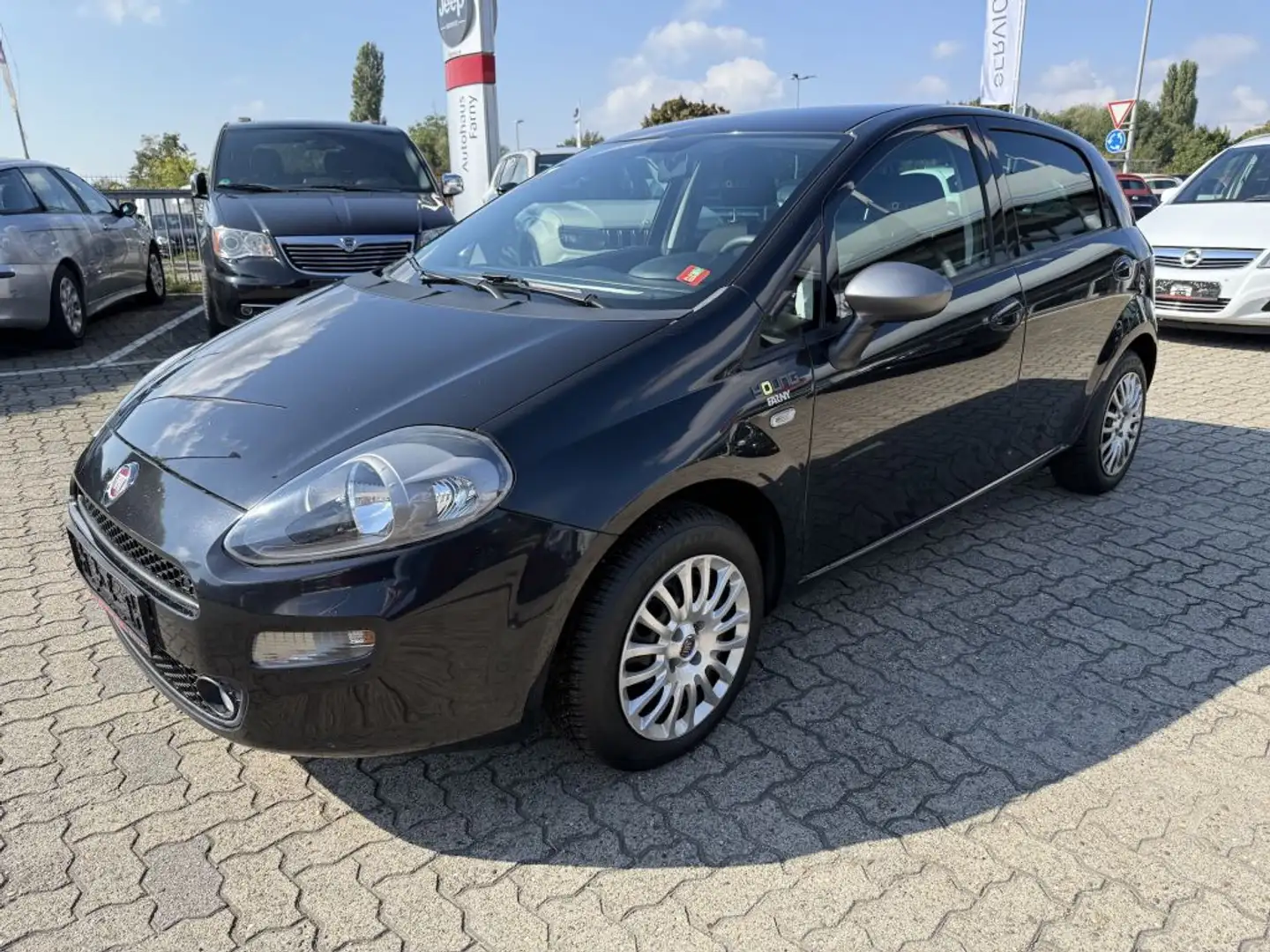 Fiat Punto Evo 1.2 8V Young II Schwarz - 1