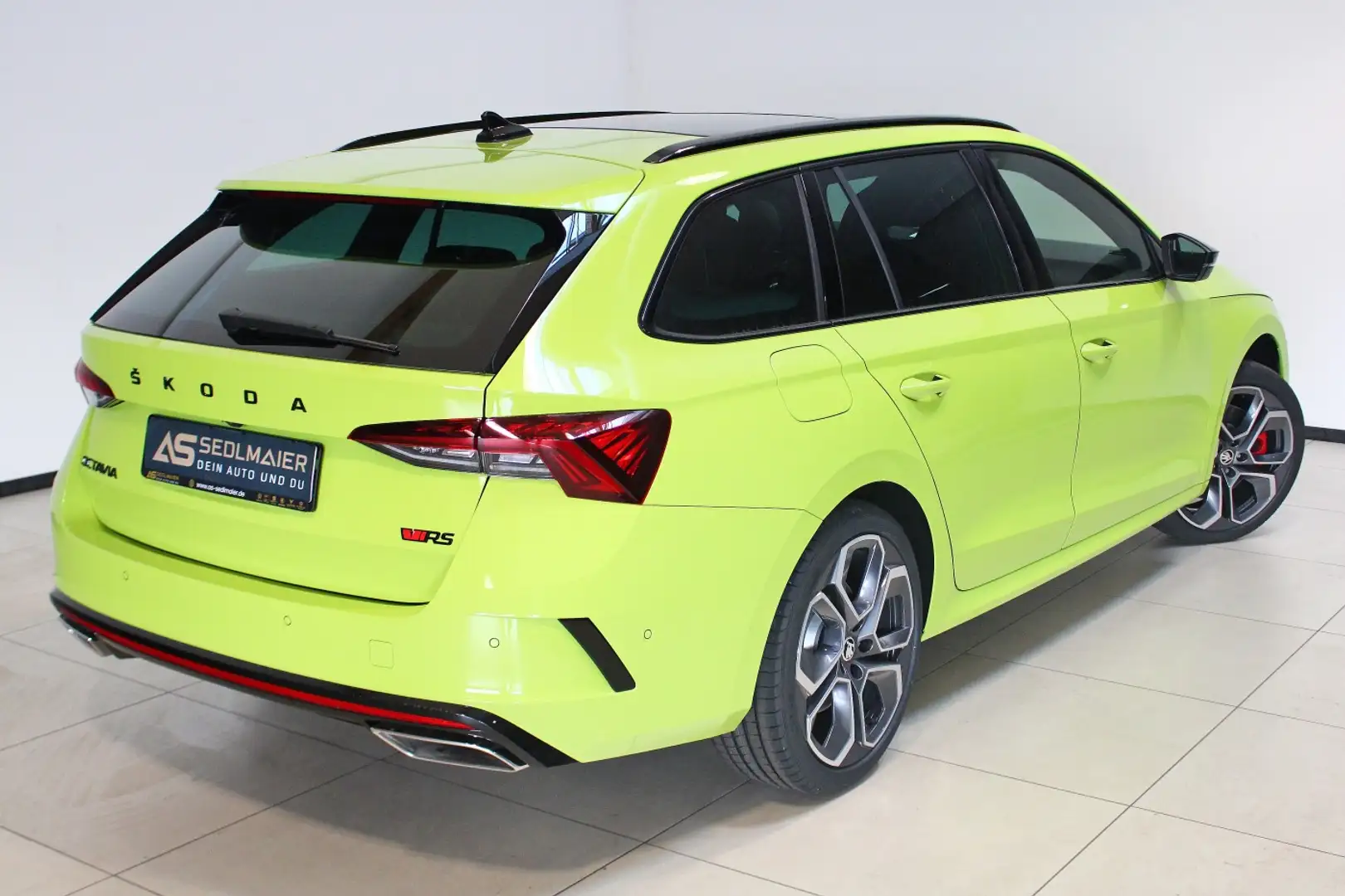 Skoda Octavia Combi 2.0 TSI RS PANO|AHK|Navi|RCam|HuD Groen - 2