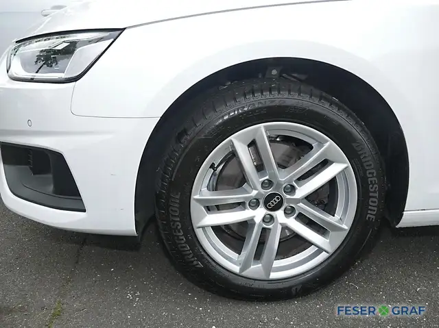 Audi A4 view 10