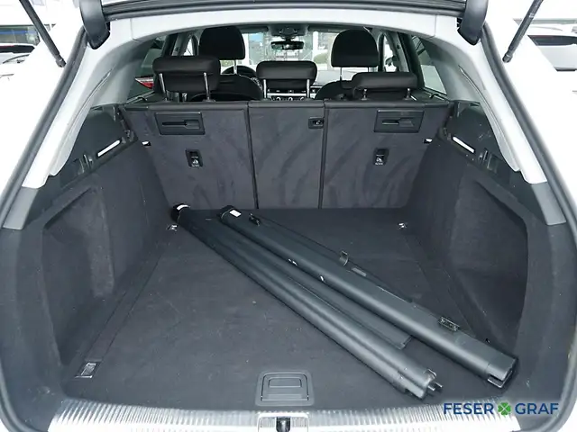 Audi A4 view 9