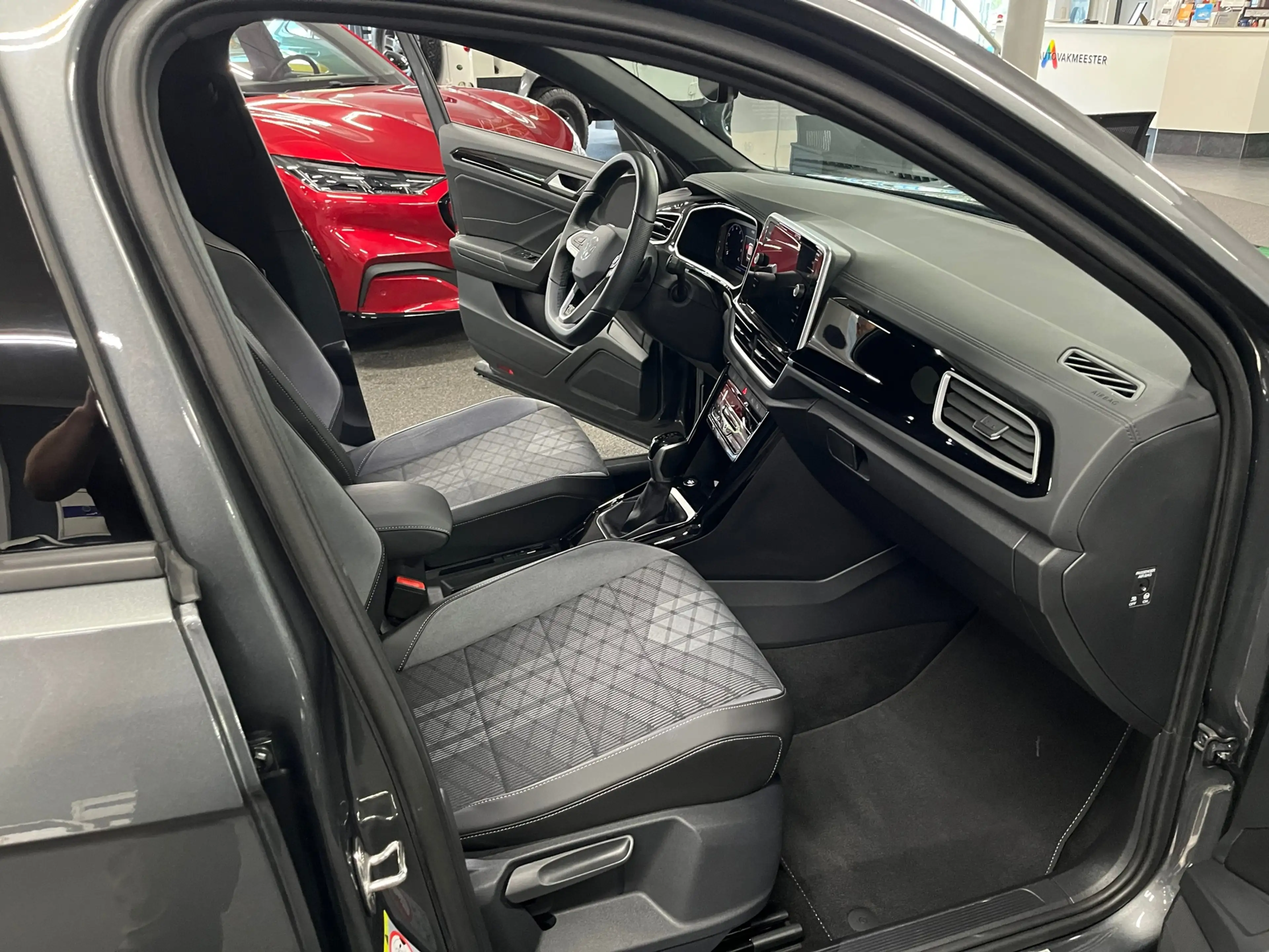 Volkswagen T-Roc 1.5 TSI R-Line Edition / NL auto / eerste eigenaar — photo 14