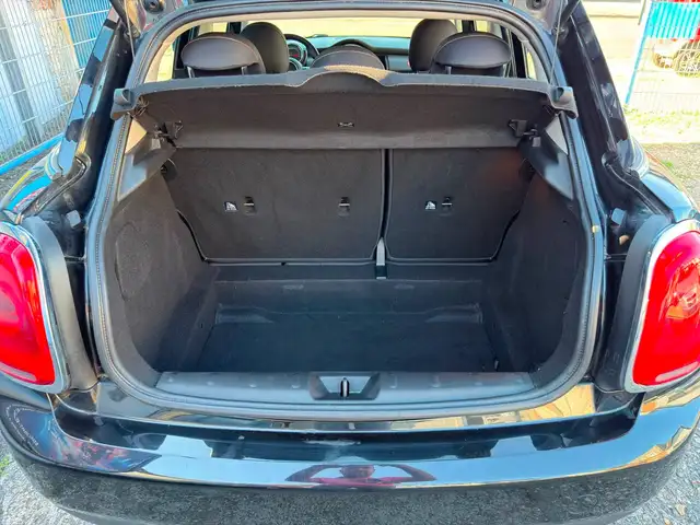 Mini Hatch view 12