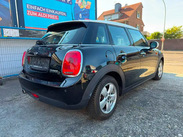Mini Hatch view 7