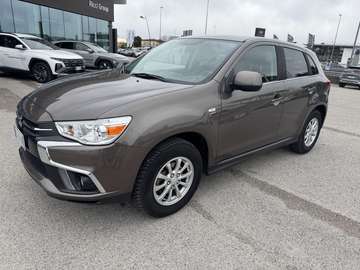 1.6 DI-D Invite Navi 4WD