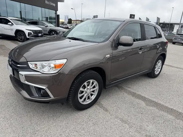 Mitsubishi ASX 1.6 DI-D Invite Navi 4WD