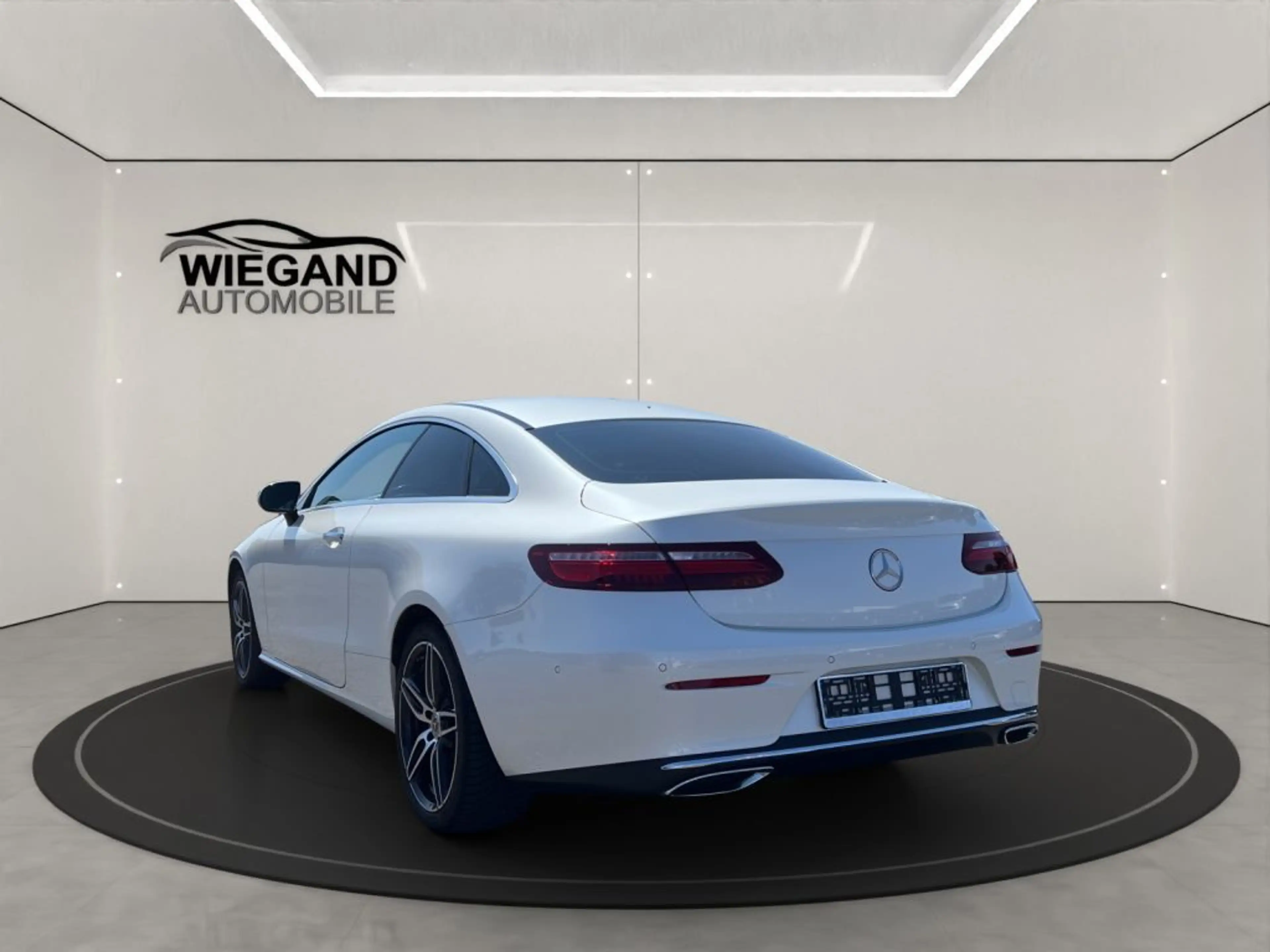 Mercedes-Benz E 400 d 4Matic Coupe 9G-TRONIC+360°KAMERA+LEDER+ — photo 3