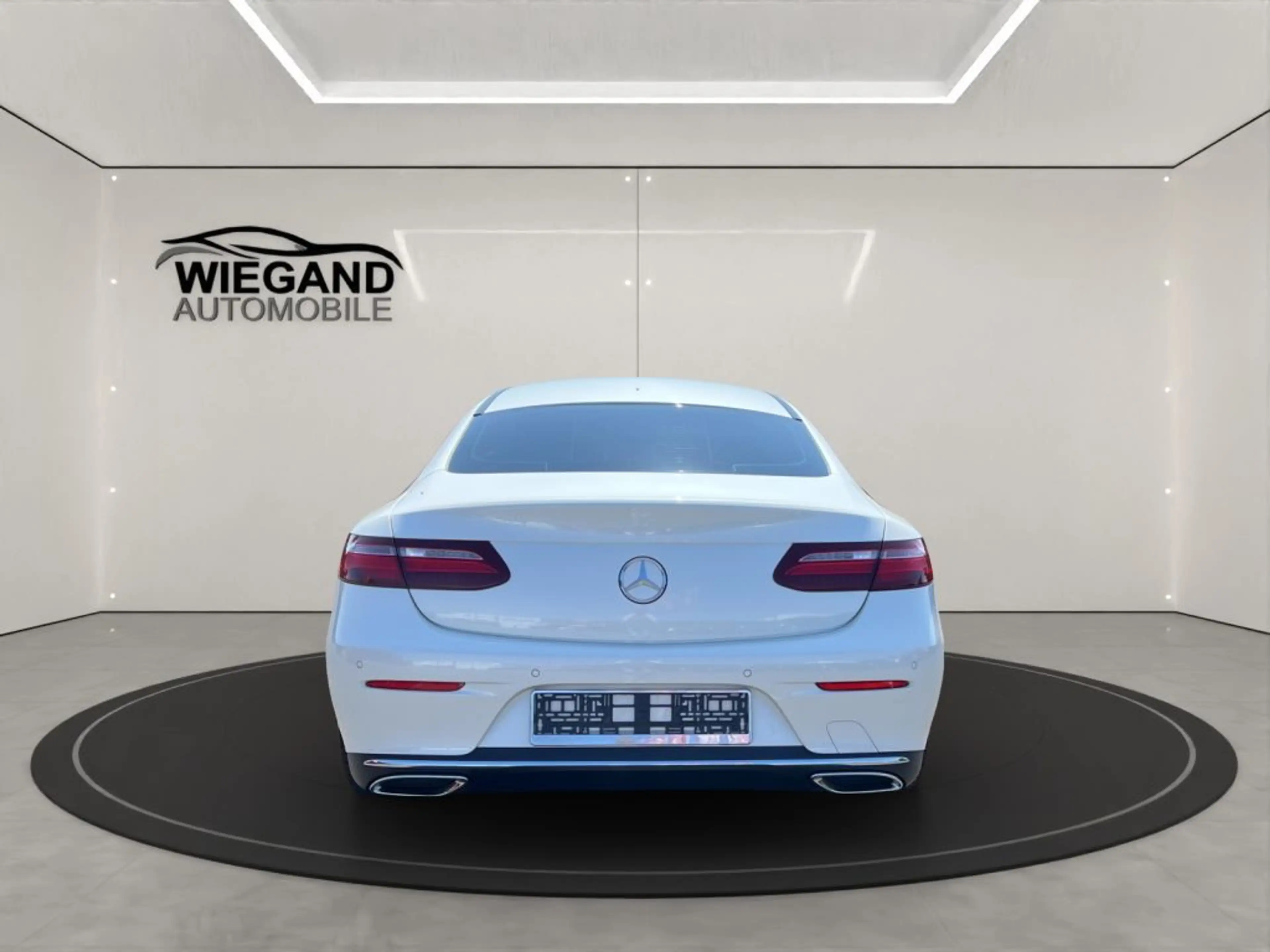 Mercedes-Benz E 400 d 4Matic Coupe 9G-TRONIC+360°KAMERA+LEDER+ — photo 4
