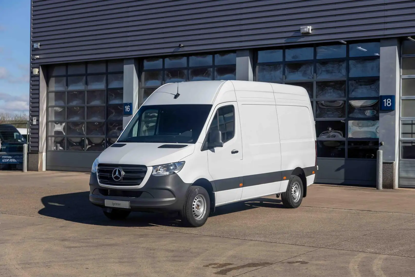 Mercedes-Benz Sprinter 317 CDI GB L2 RWD 9G-TRONIC 3.5T - 2