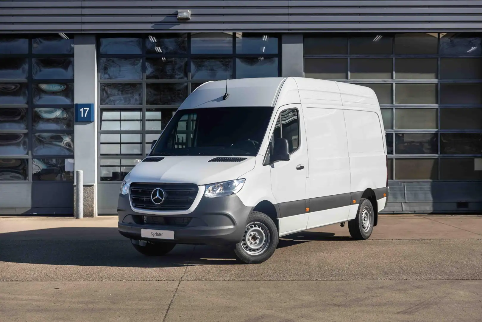 Mercedes-Benz Sprinter 317 CDI GB L2 RWD 9G-TRONIC 3.5T - 1