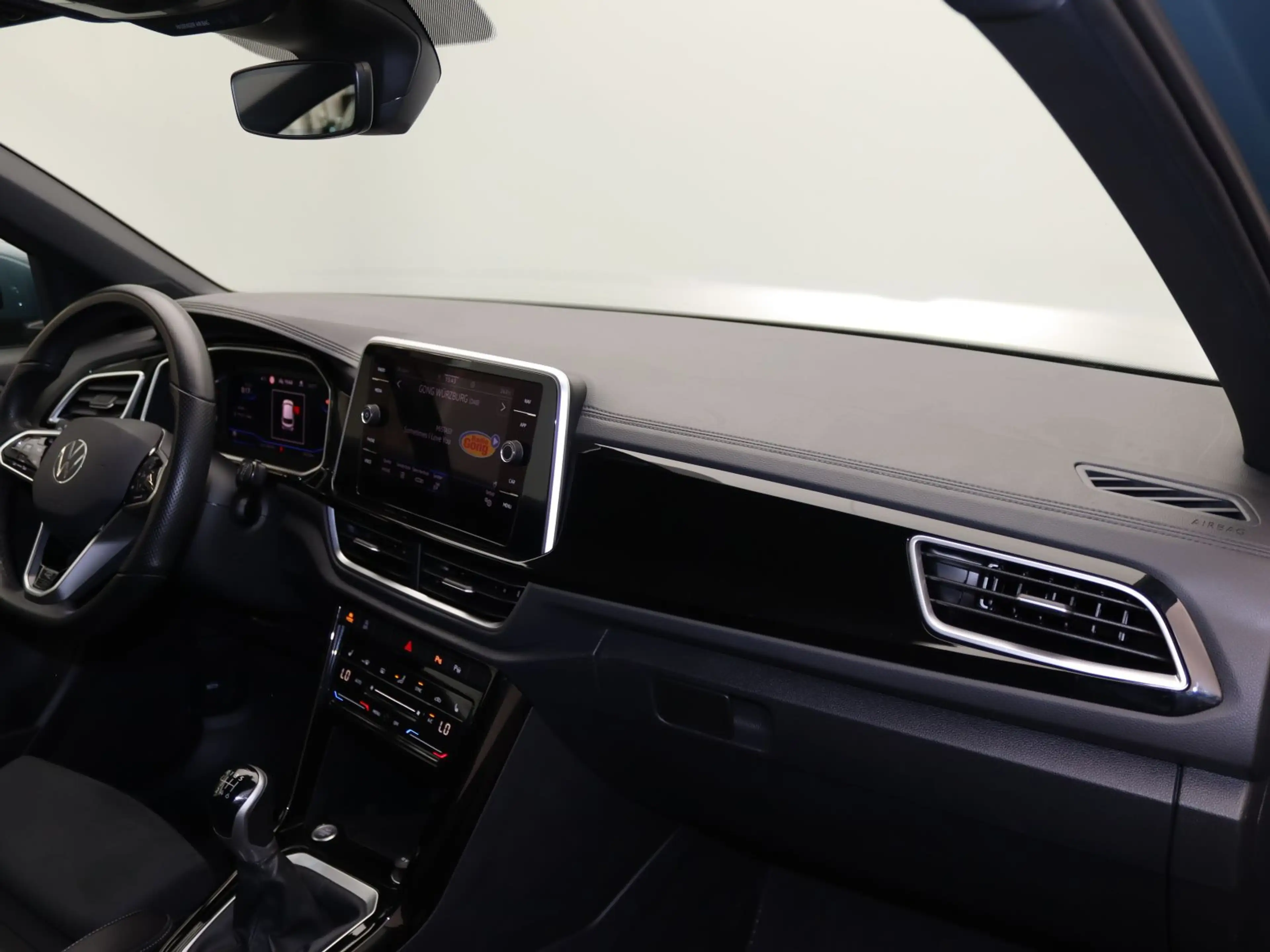 Volkswagen T-Roc R-Line 1.5 TSI / IQ.Drive, Matrix, CarPlay — photo 11