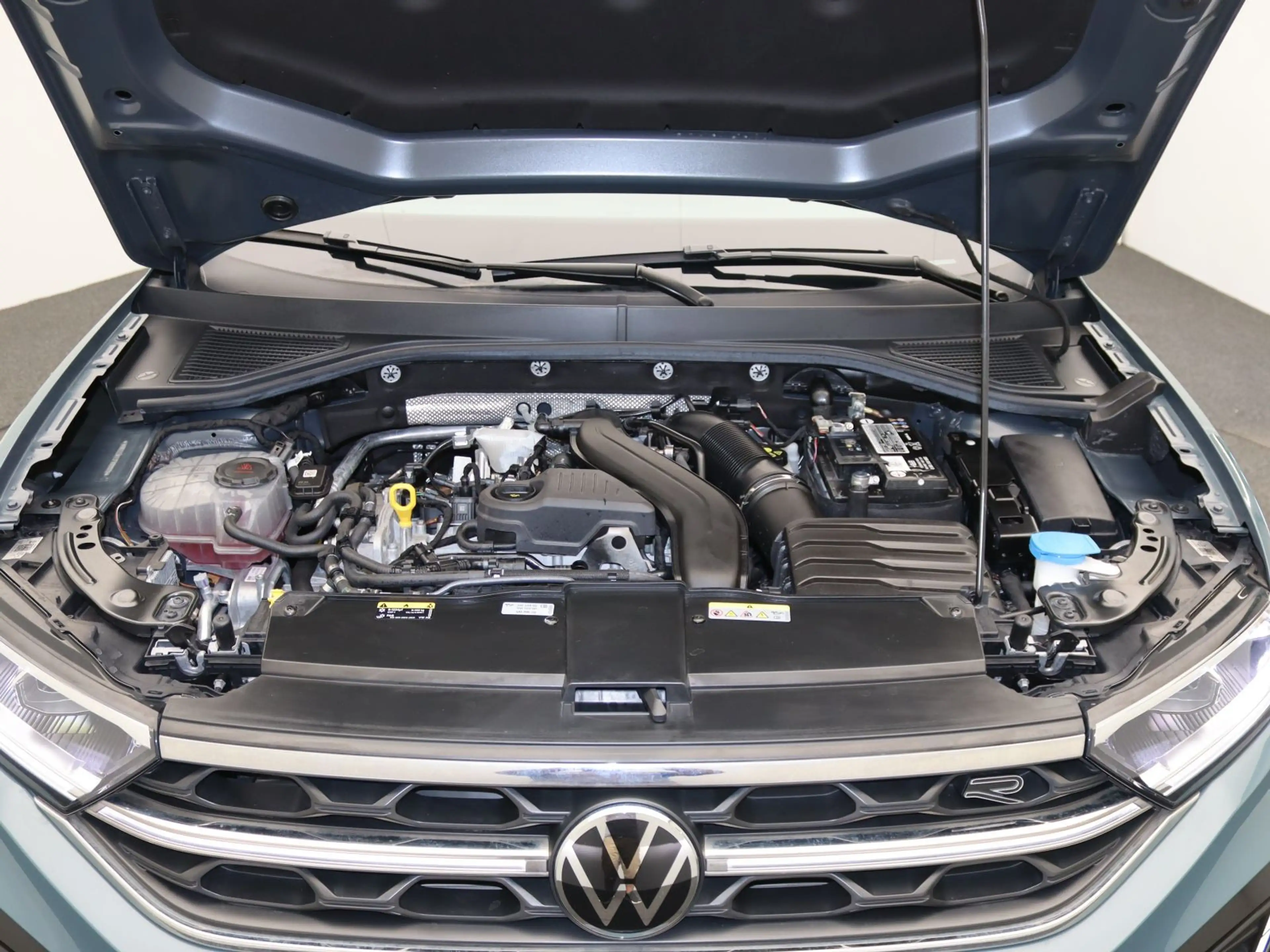 Volkswagen T-Roc R-Line 1.5 TSI / IQ.Drive, Matrix, CarPlay — photo 20