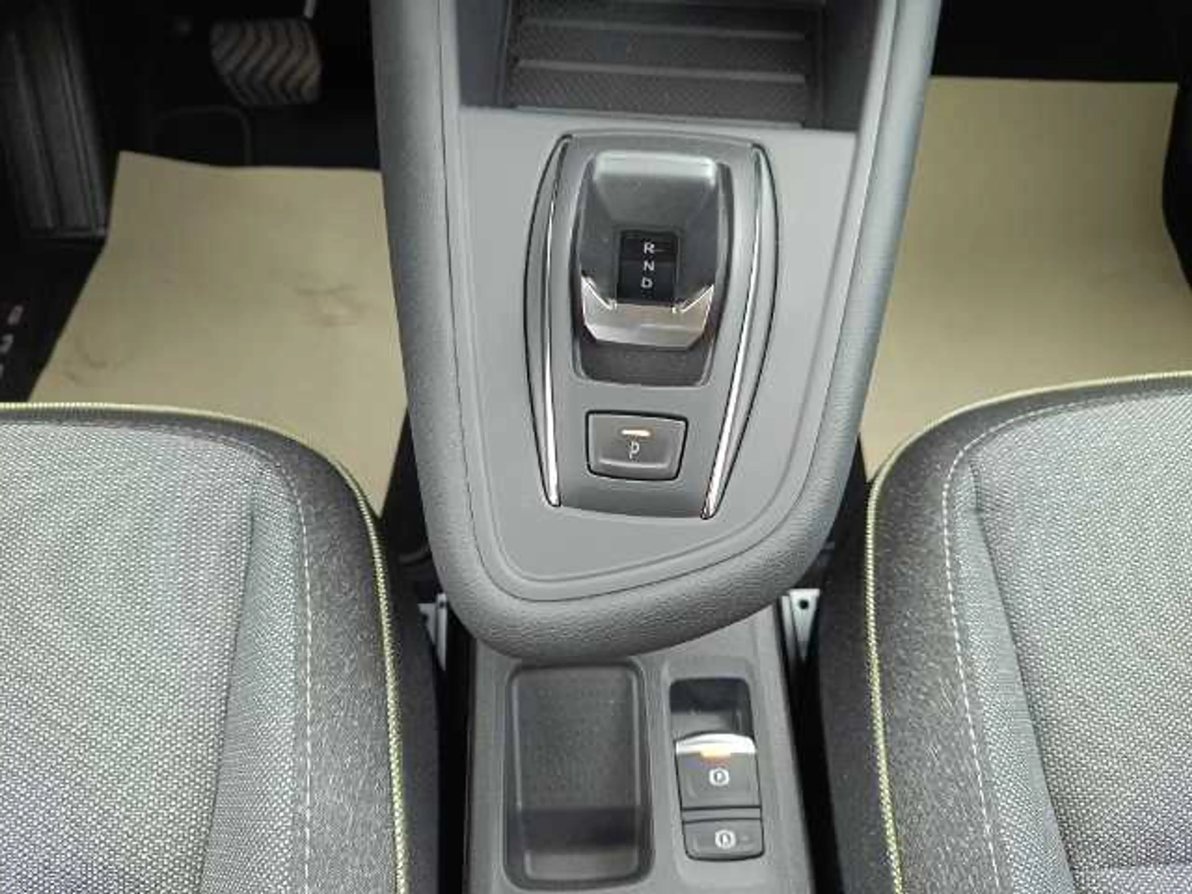 Mitsubishi Grandis Intro Edition 1.3 T-Benziner 7-DCT — photo 15