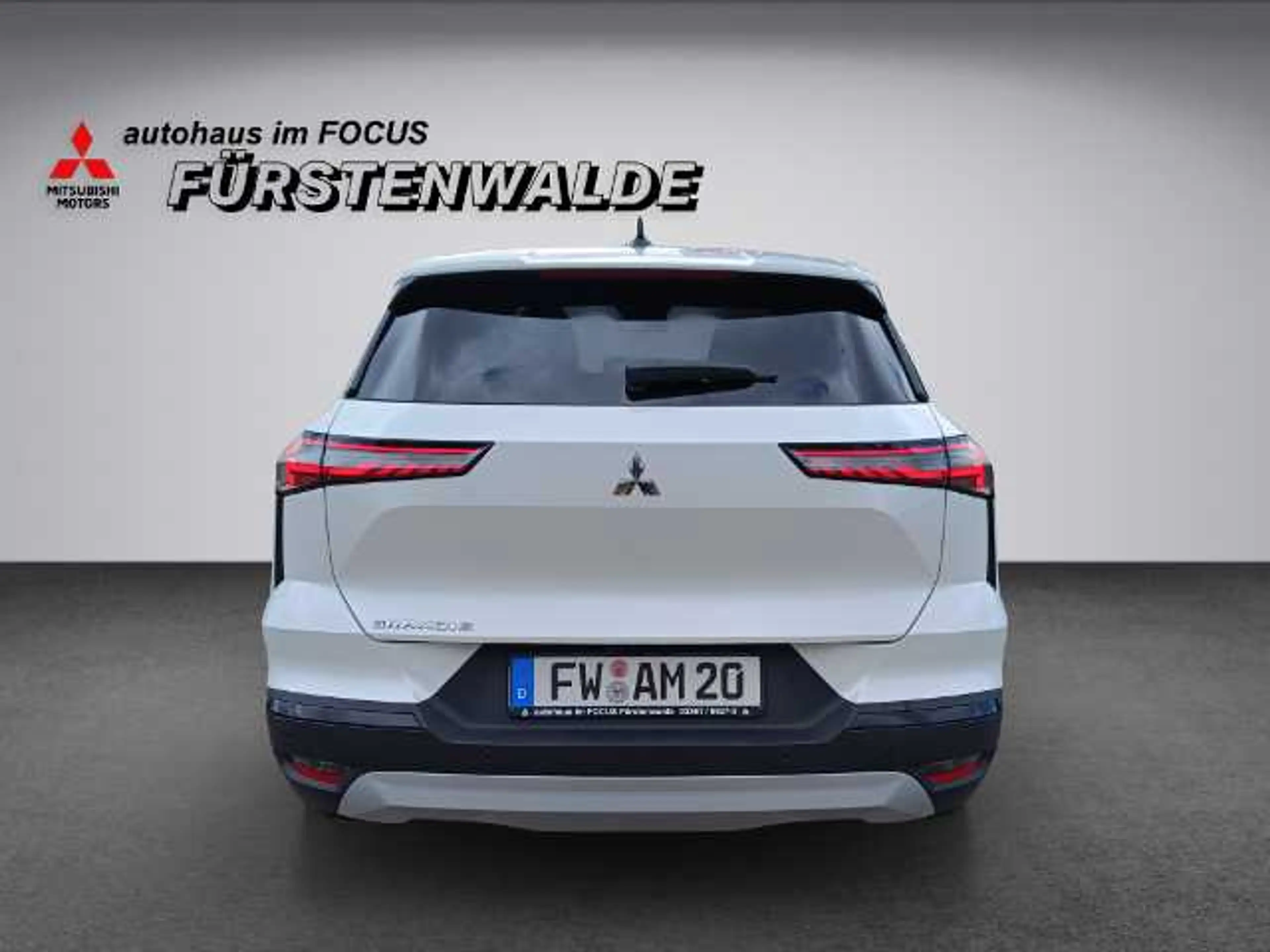Mitsubishi Grandis Intro Edition 1.3 T-Benziner 7-DCT — photo 5