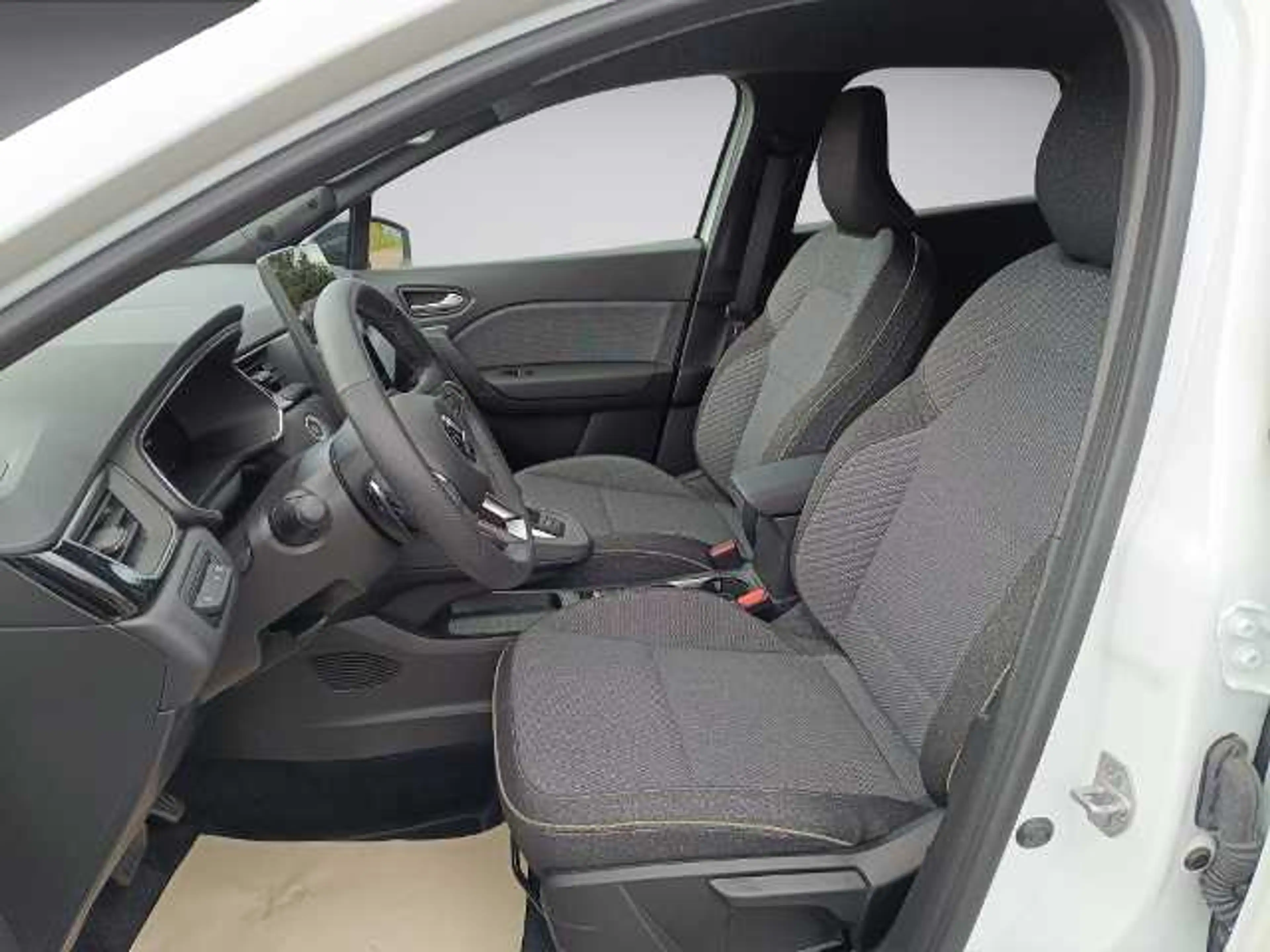 Mitsubishi Grandis Intro Edition 1.3 T-Benziner 7-DCT — photo 10