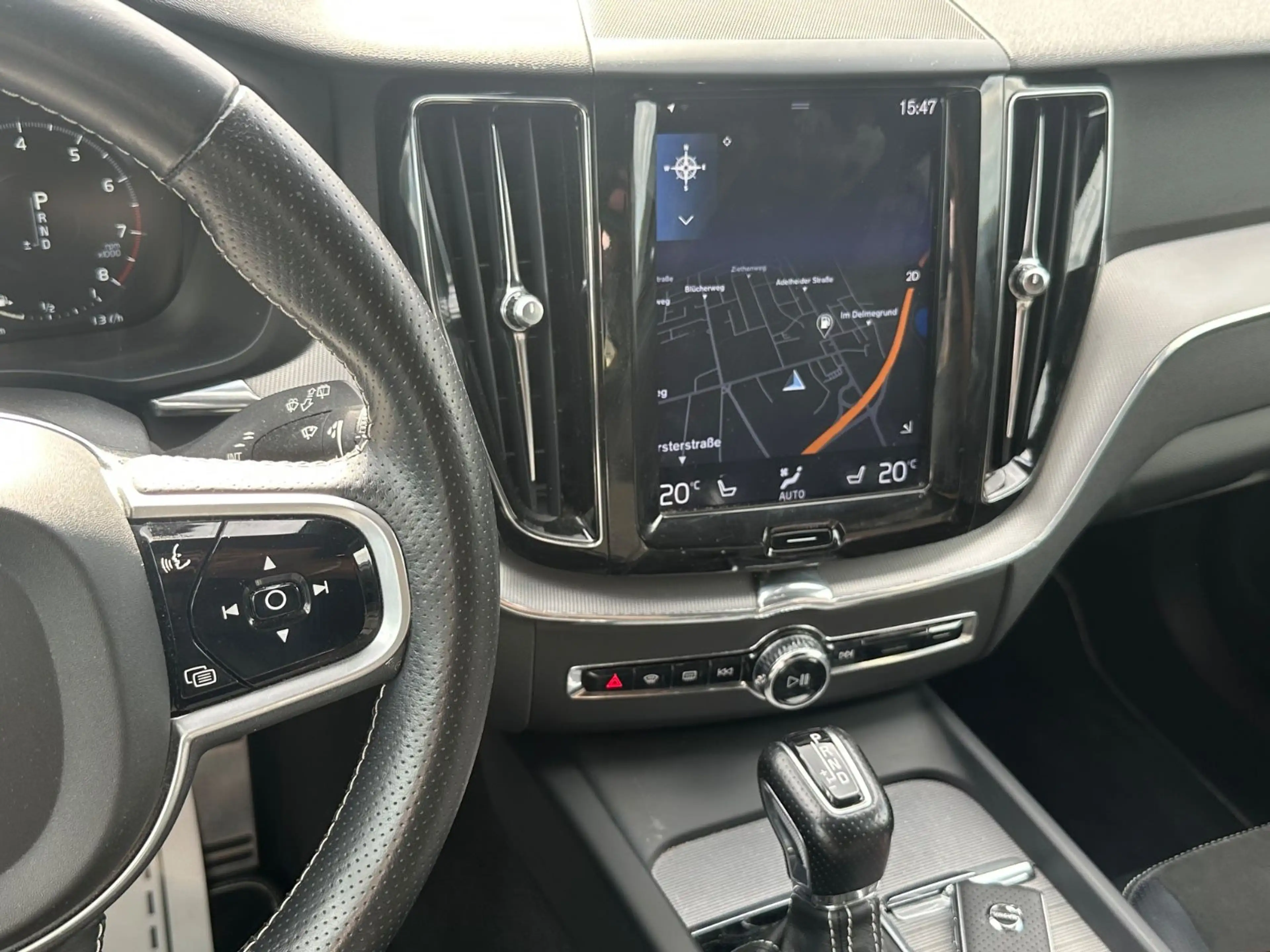 Volvo XC60 R Design *T-Leder*Kamera*AppleCarplay — photo 12