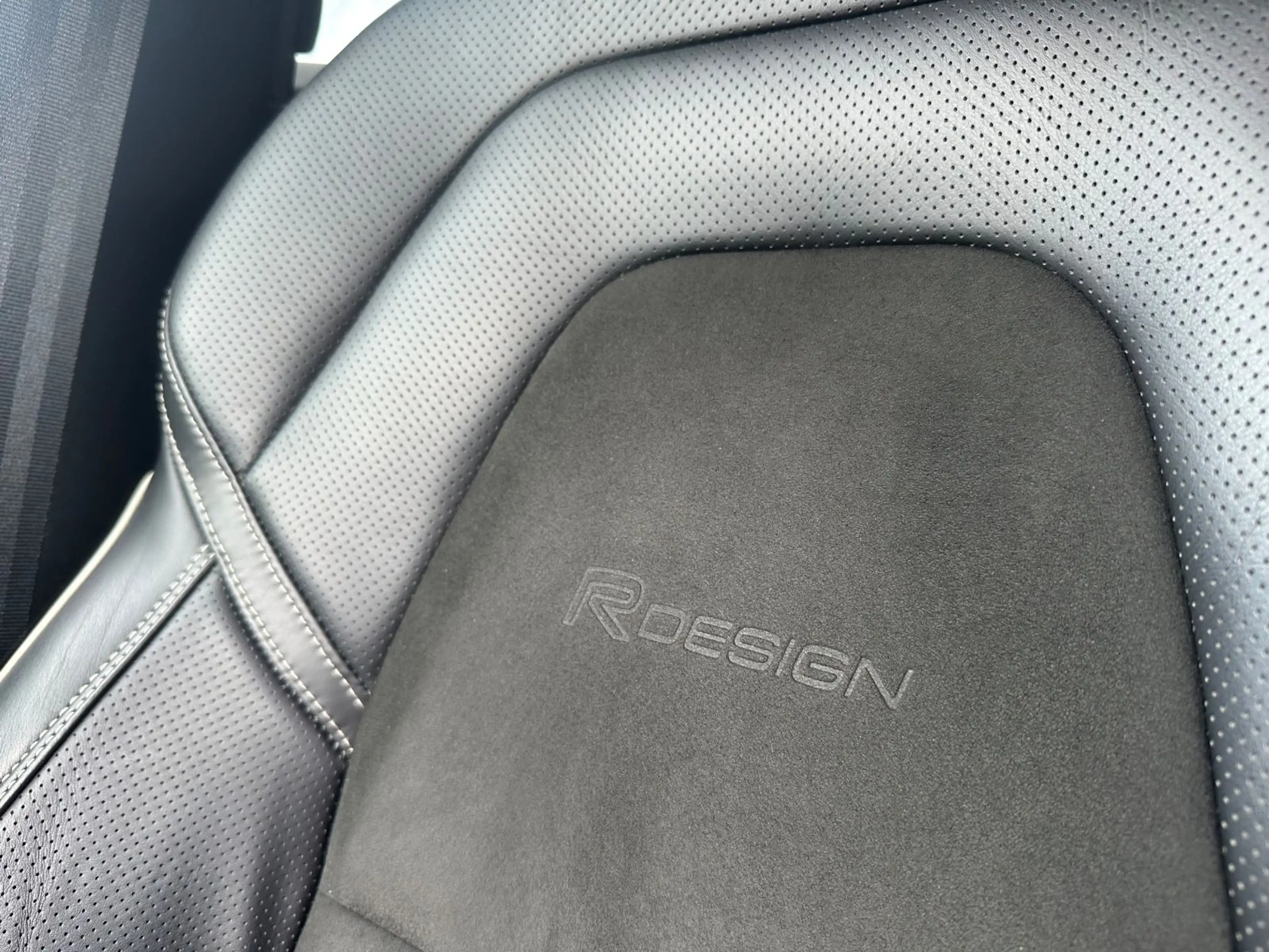 Volvo XC60 R Design *T-Leder*Kamera*AppleCarplay — photo 14