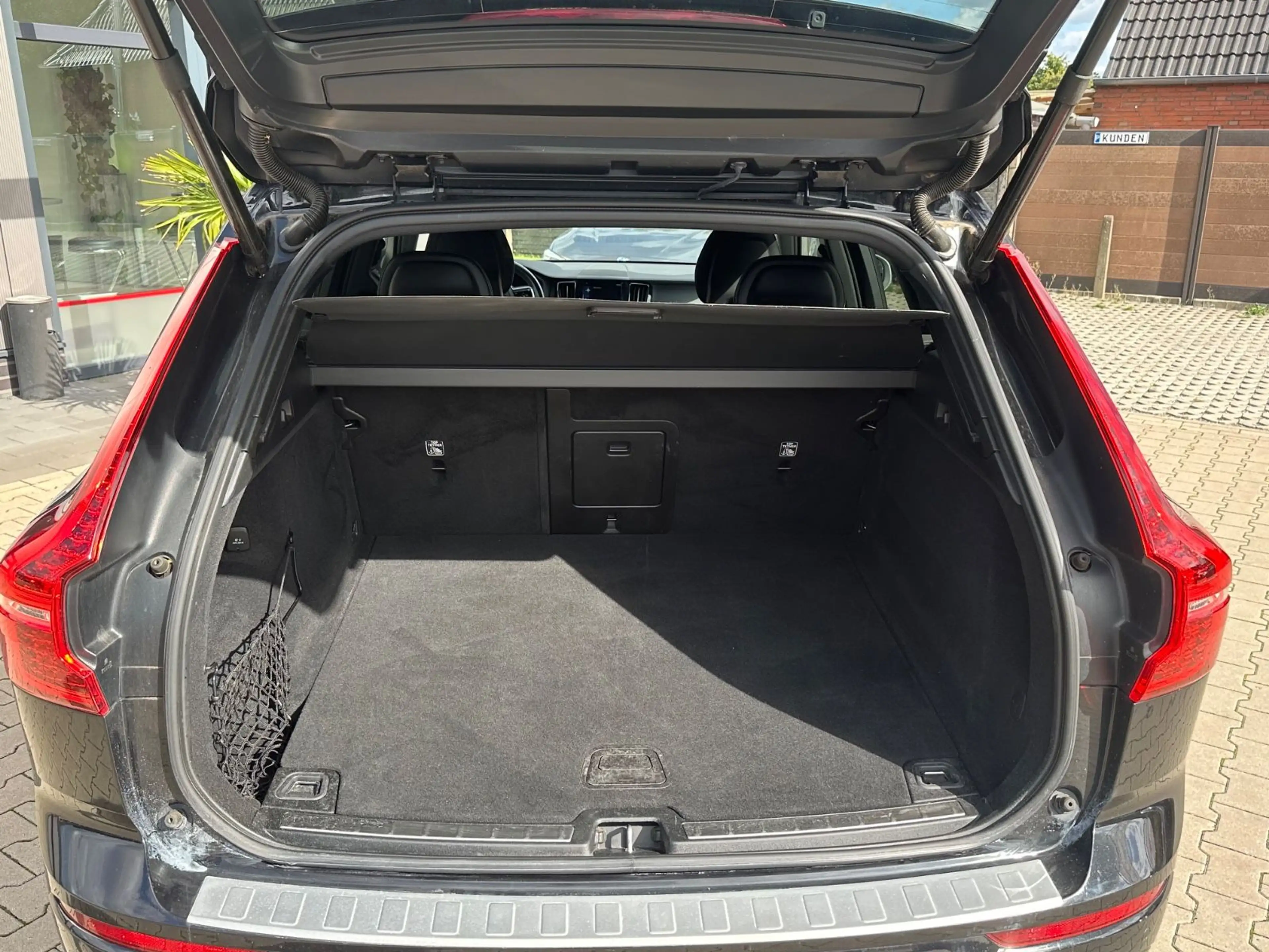 Volvo XC60 R Design *T-Leder*Kamera*AppleCarplay — photo 7