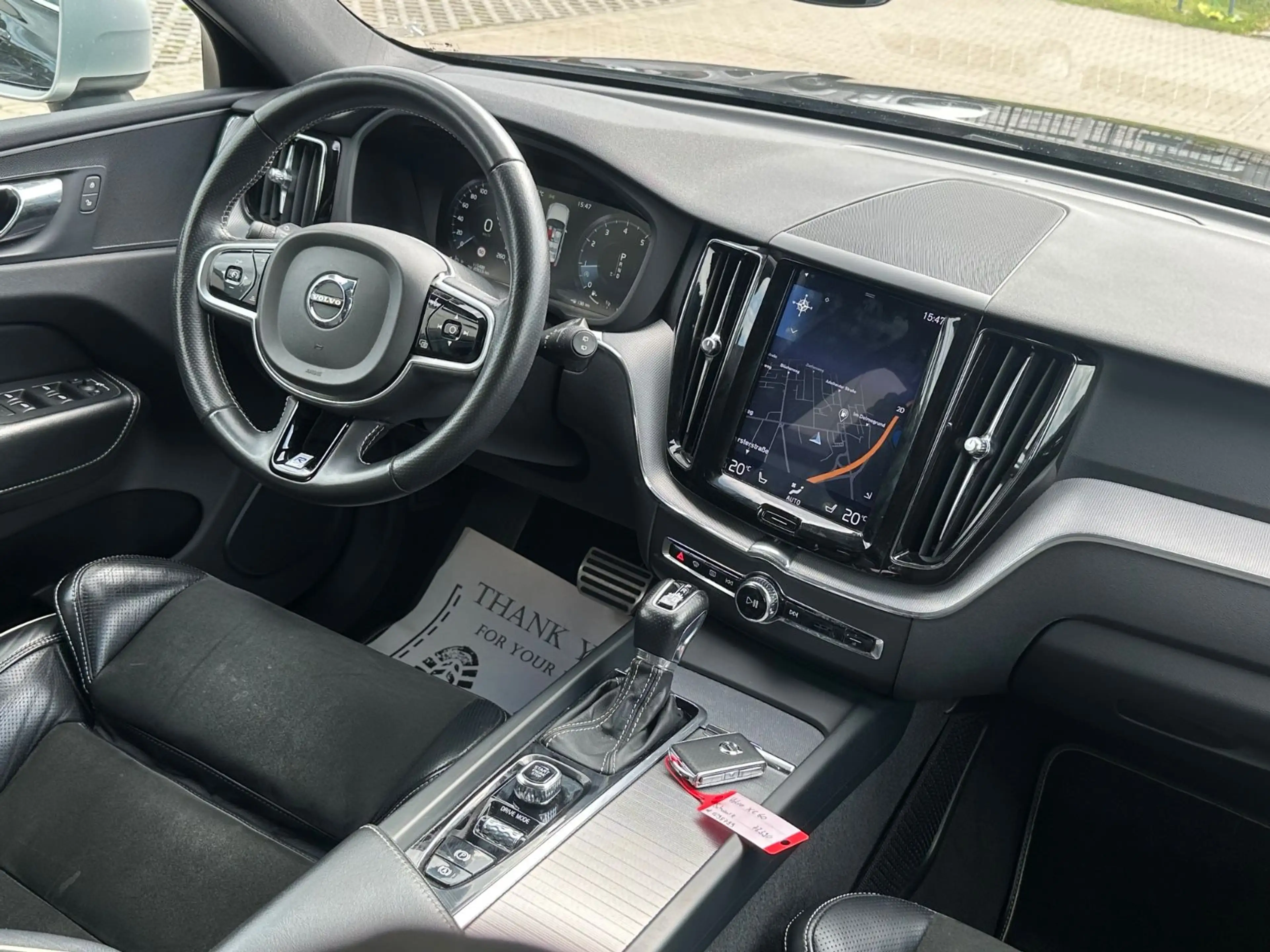 Volvo XC60 R Design *T-Leder*Kamera*AppleCarplay — photo 10