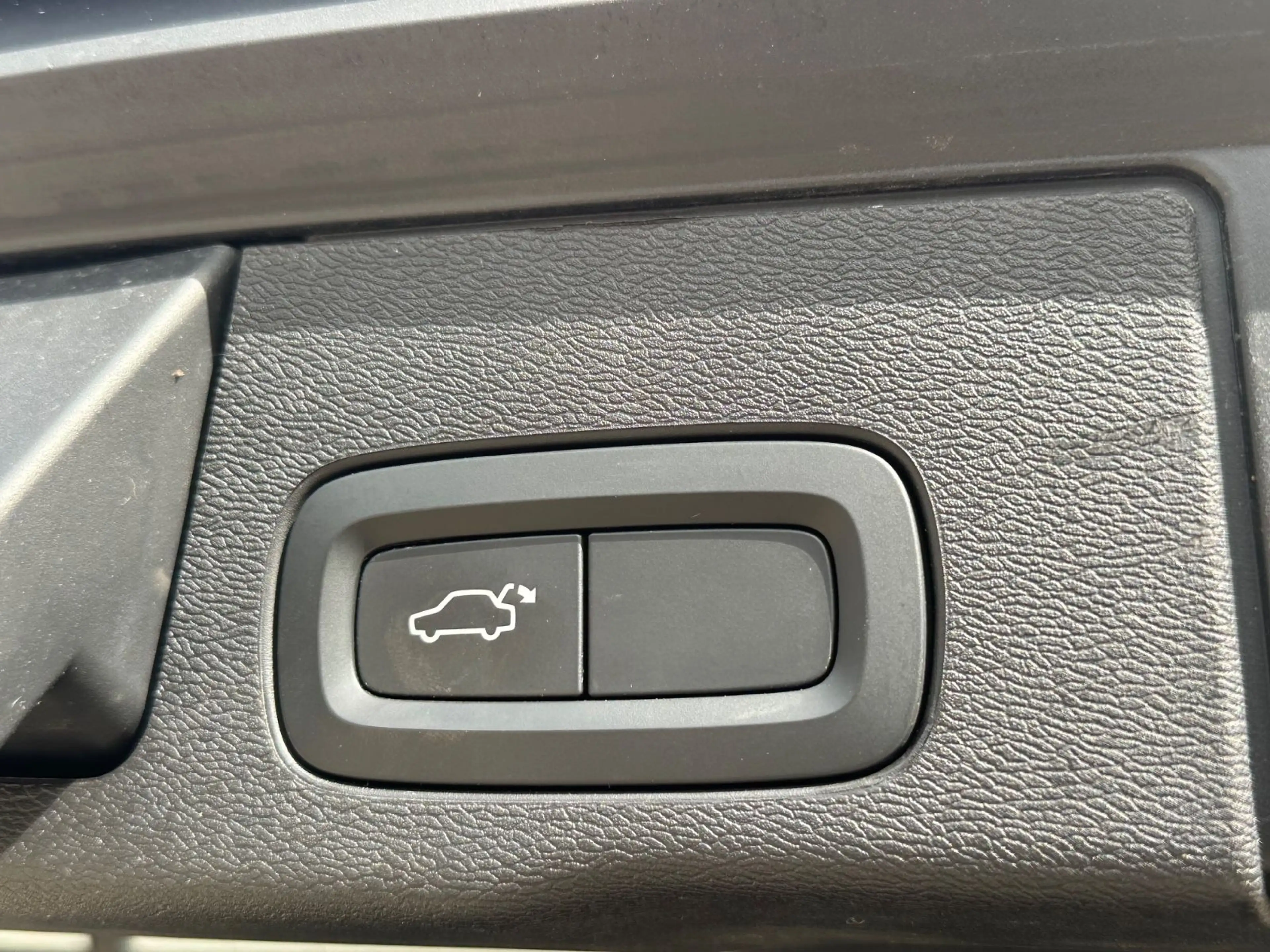 Volvo XC60 R Design *T-Leder*Kamera*AppleCarplay — photo 8