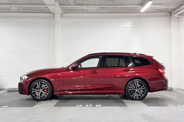 BMW 3 Series view 2