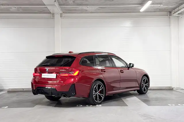 BMW 3 Series view 6