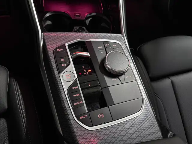 BMW 3 Series view 15