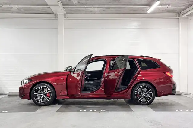 BMW 3 Series view 3