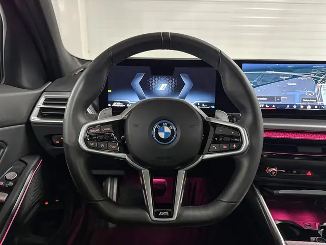 BMW 3 Series view 12