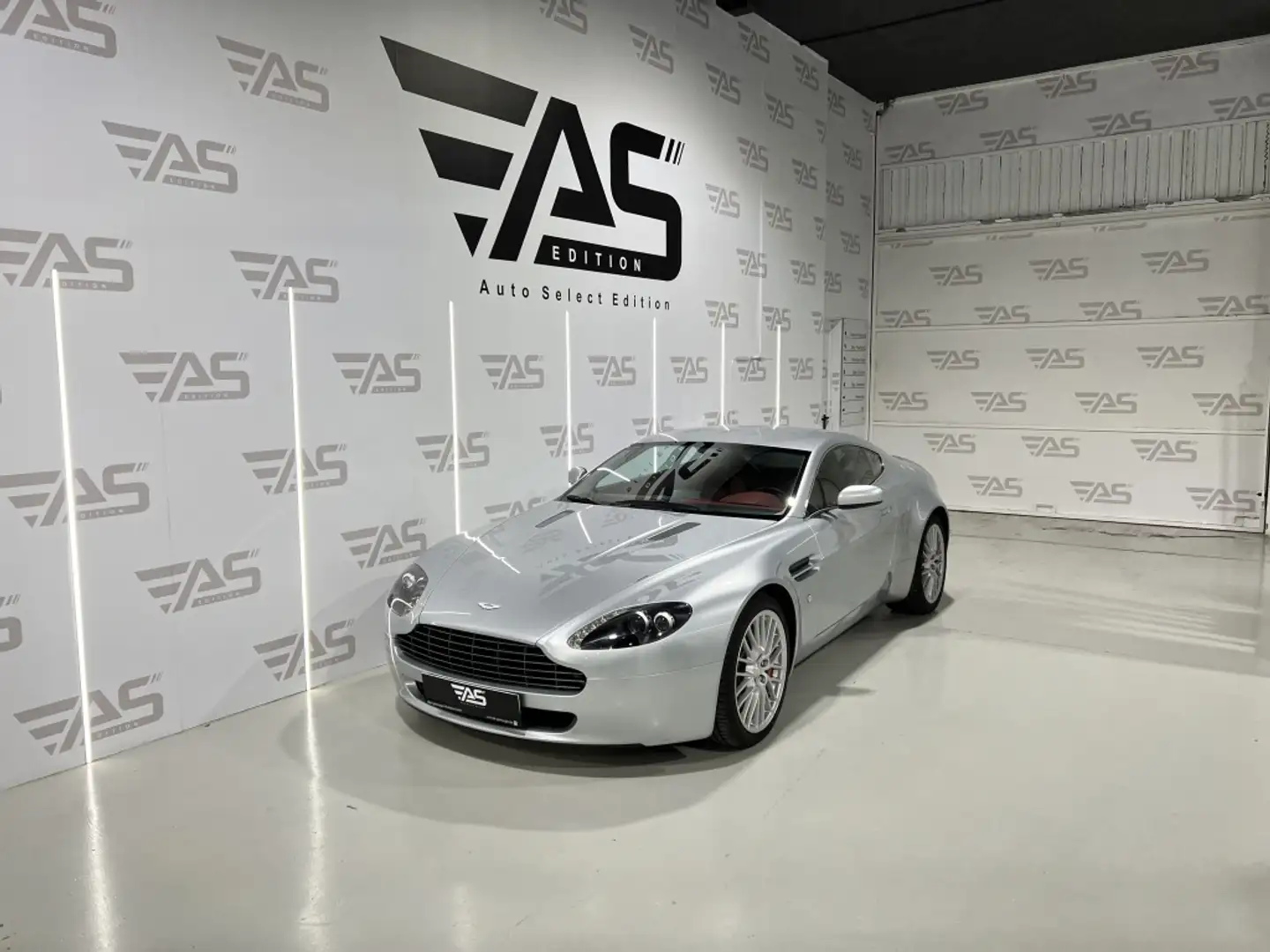 Aston Martin Vantage Deportivo Automático de 3 Puertas Grijs - 1